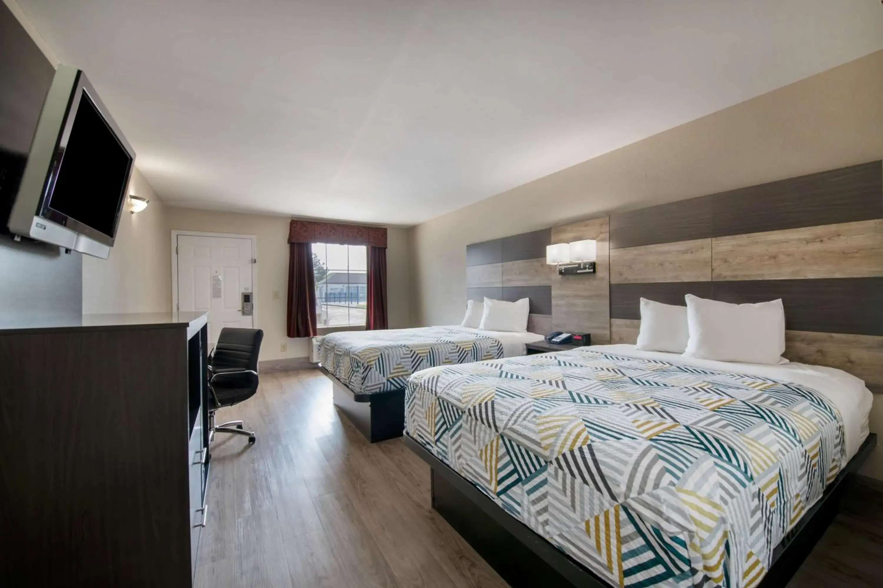 Bedroom, Bed in Motel 6 Macon, GA I 475 Bedroom, Bed in Motel 6 Macon, GA I 475