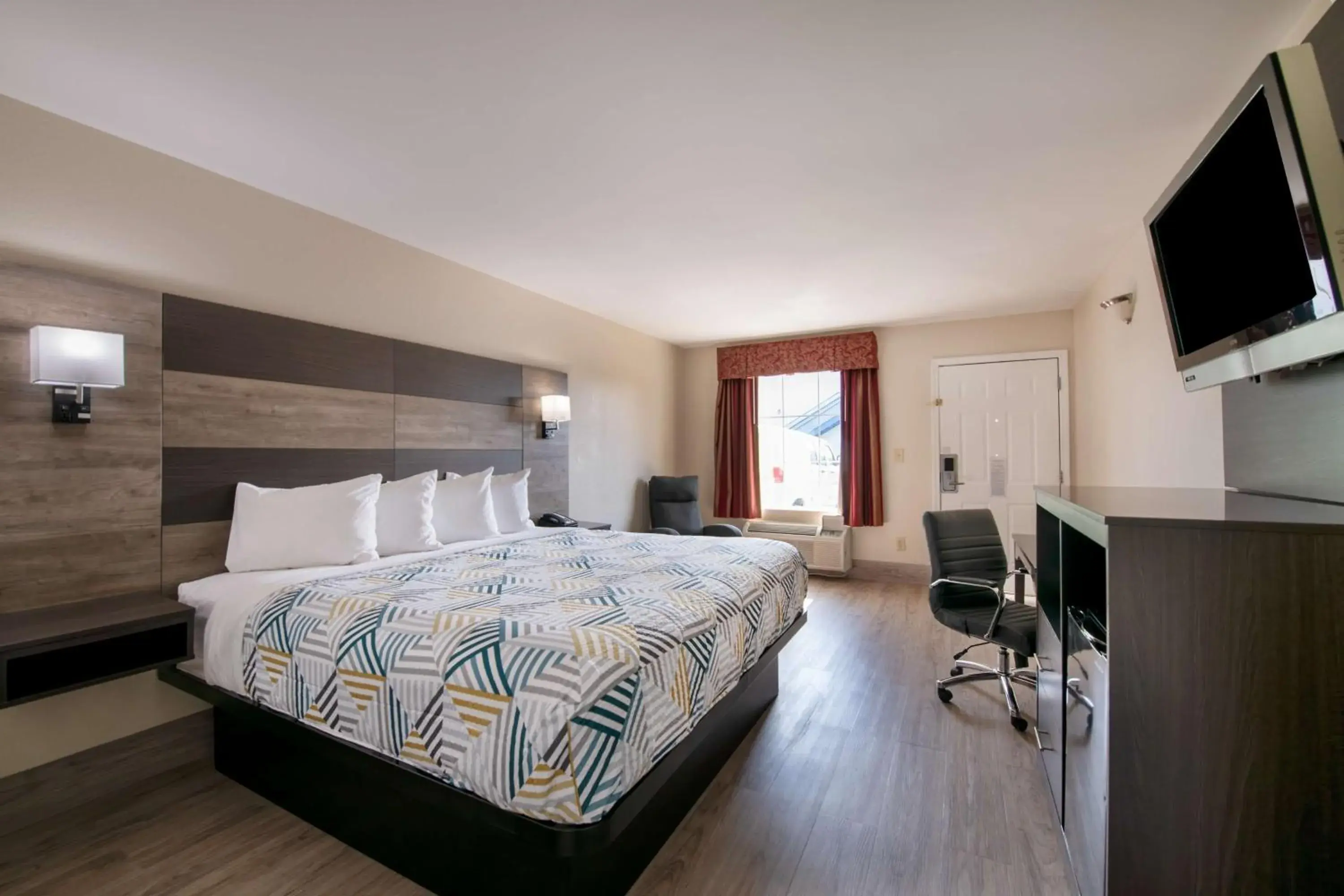 Bedroom, Bed in Motel 6 Macon, GA I 475 Bedroom, Bed in Motel 6 Macon, GA I 475