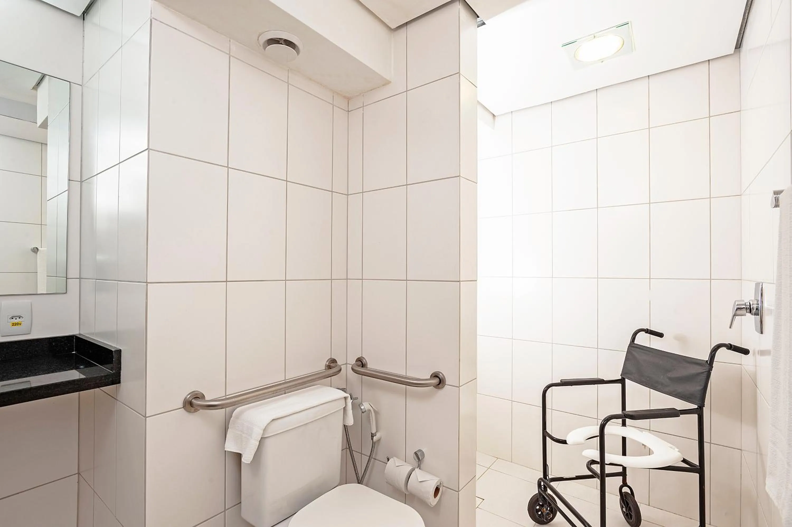 Bathroom in Firenze Business Hotel