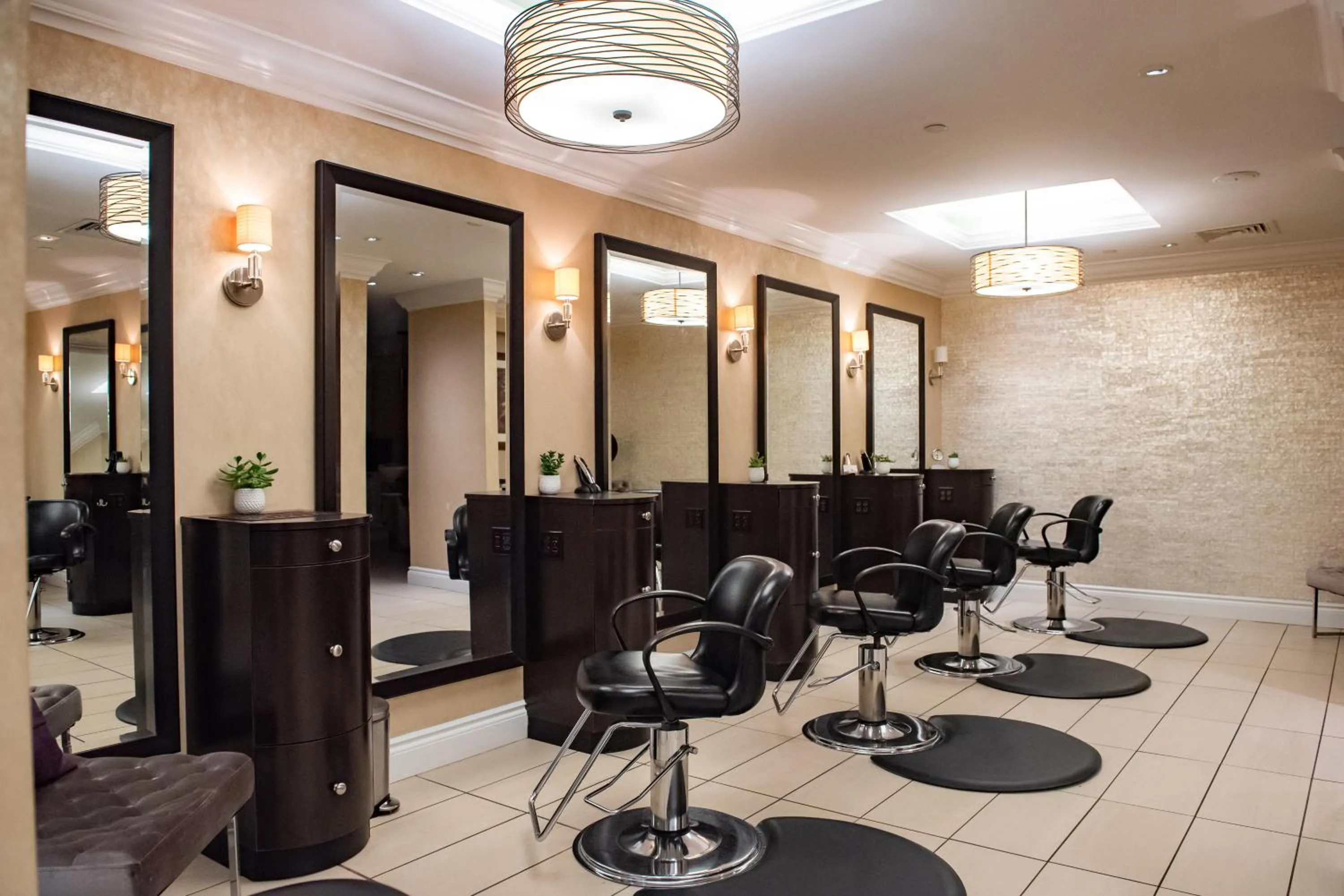 Spa and wellness centre/facilities in The Pfister Hotel