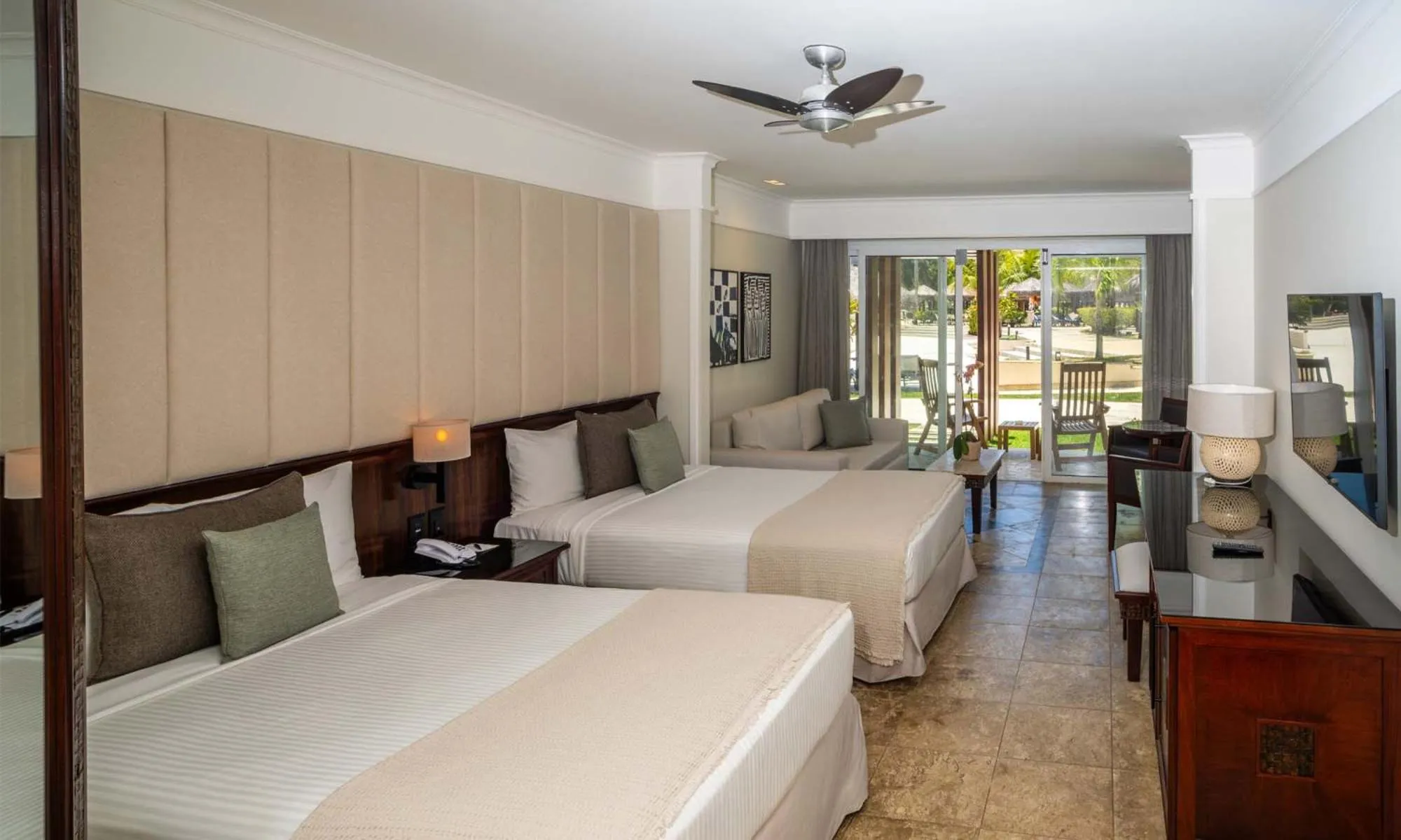 Bedroom, Bed in Grand Palladium Imbassaí Resort & Spa - All Inclusive