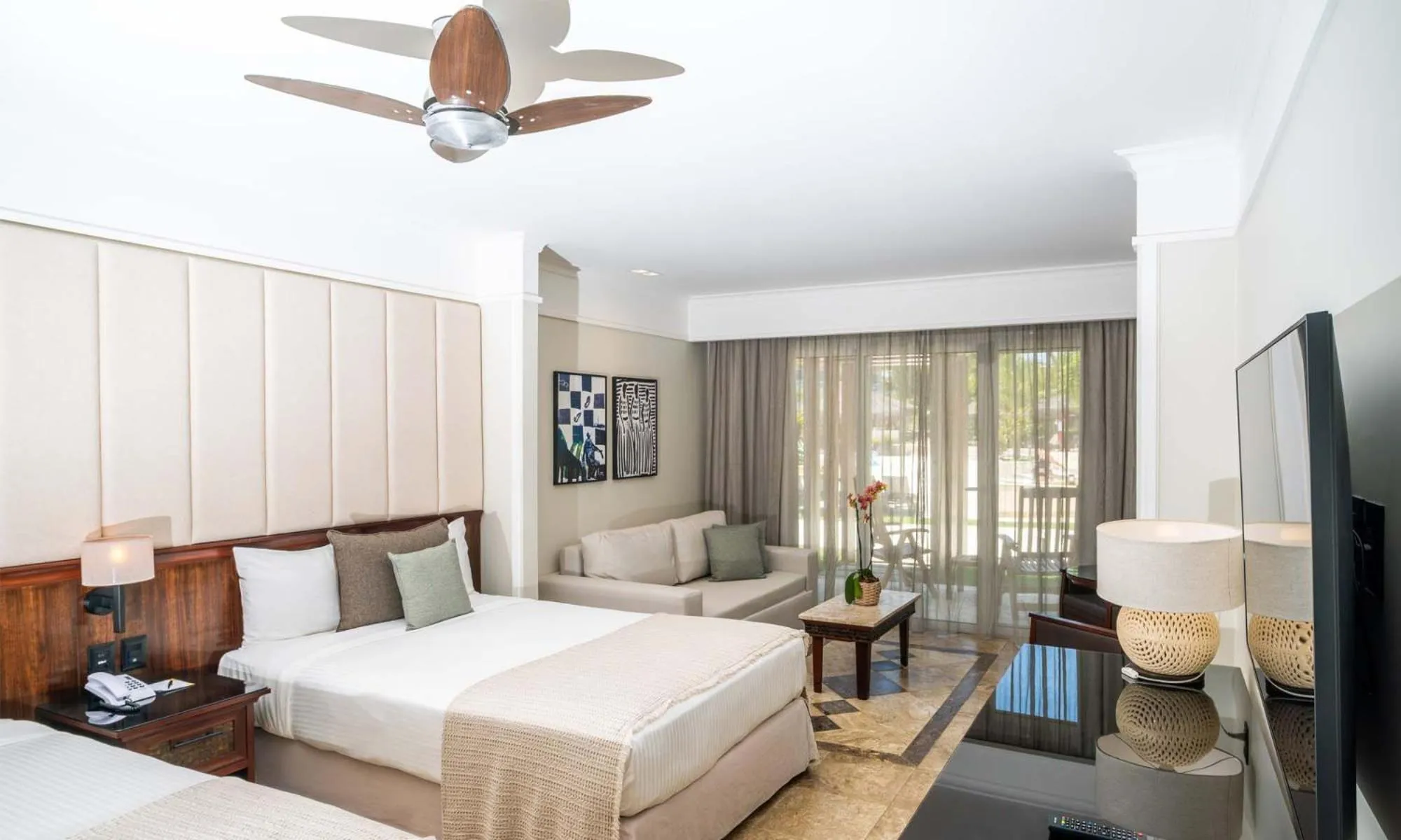 Bedroom, Bed in Grand Palladium Imbassaí Resort & Spa - All Inclusive