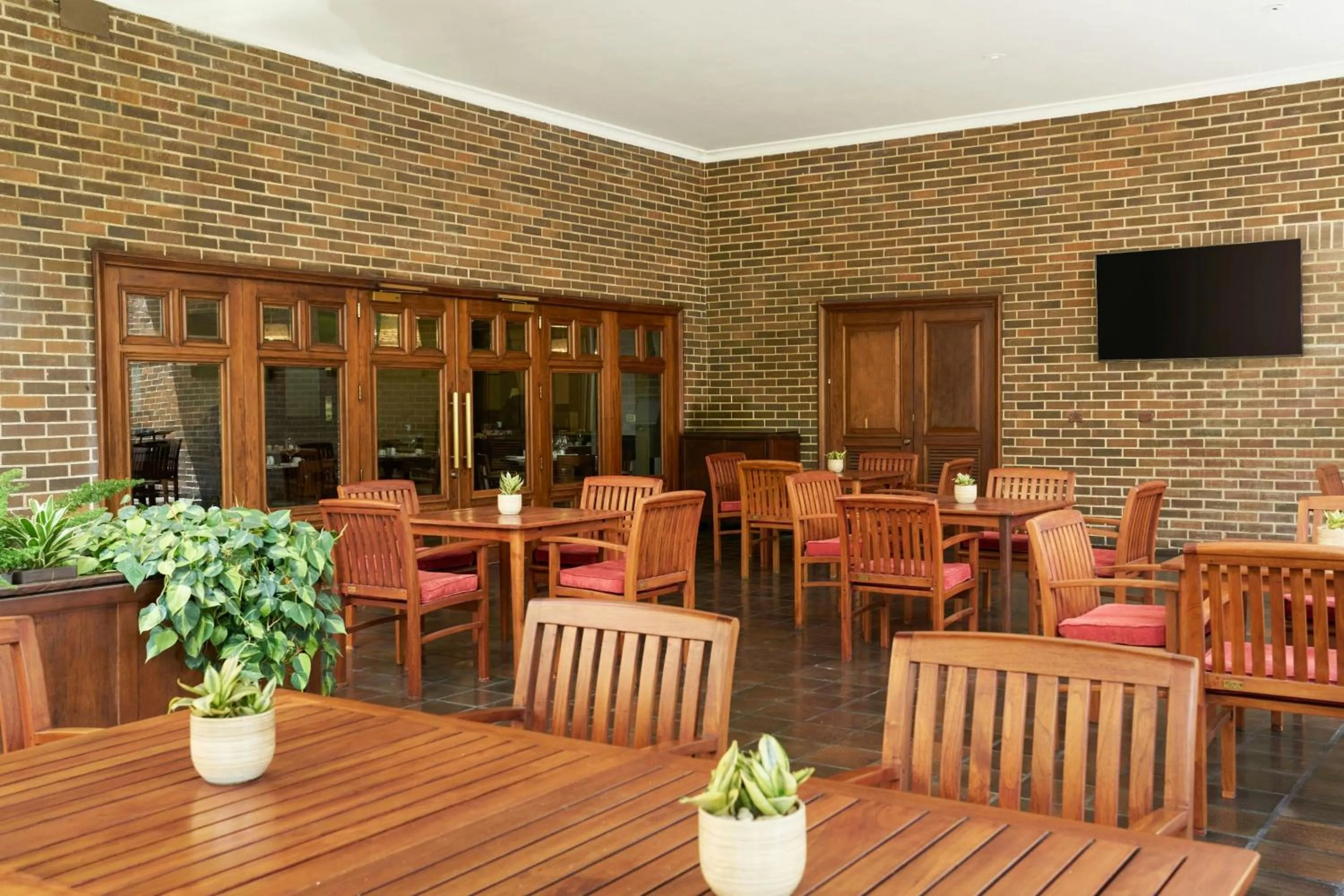 Restaurant/places to eat in JW Marriott Caracas