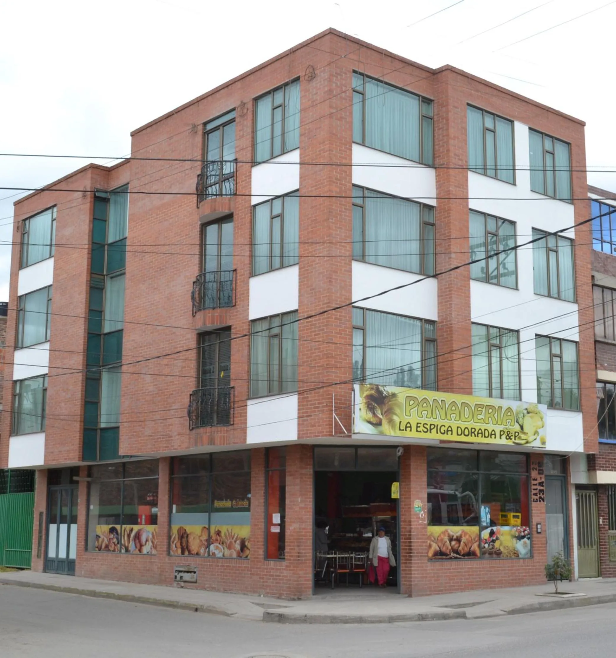 Property building in Apartahotel Doble3