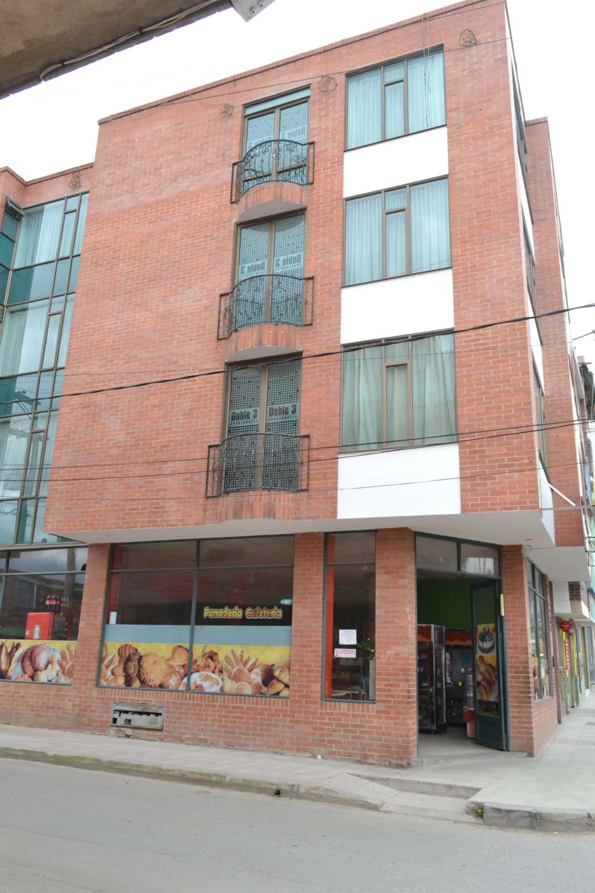 Property building in Apartahotel Doble3