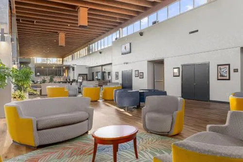 Riverside Hotel & Conference Center