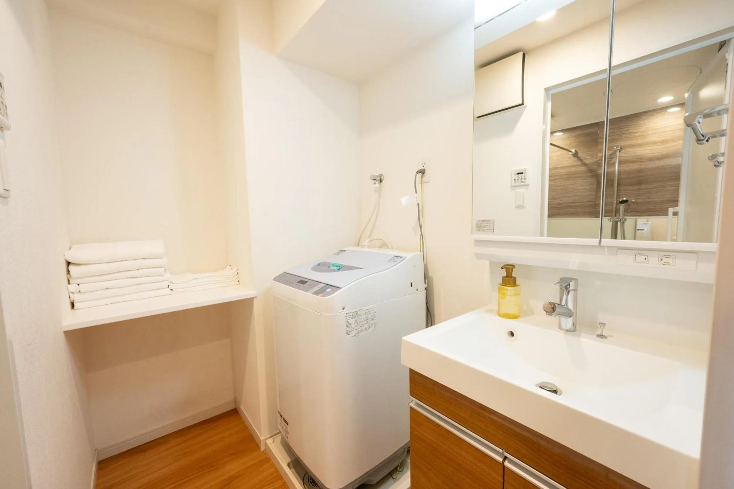 washing machine in Residence Hotel Hakata 8