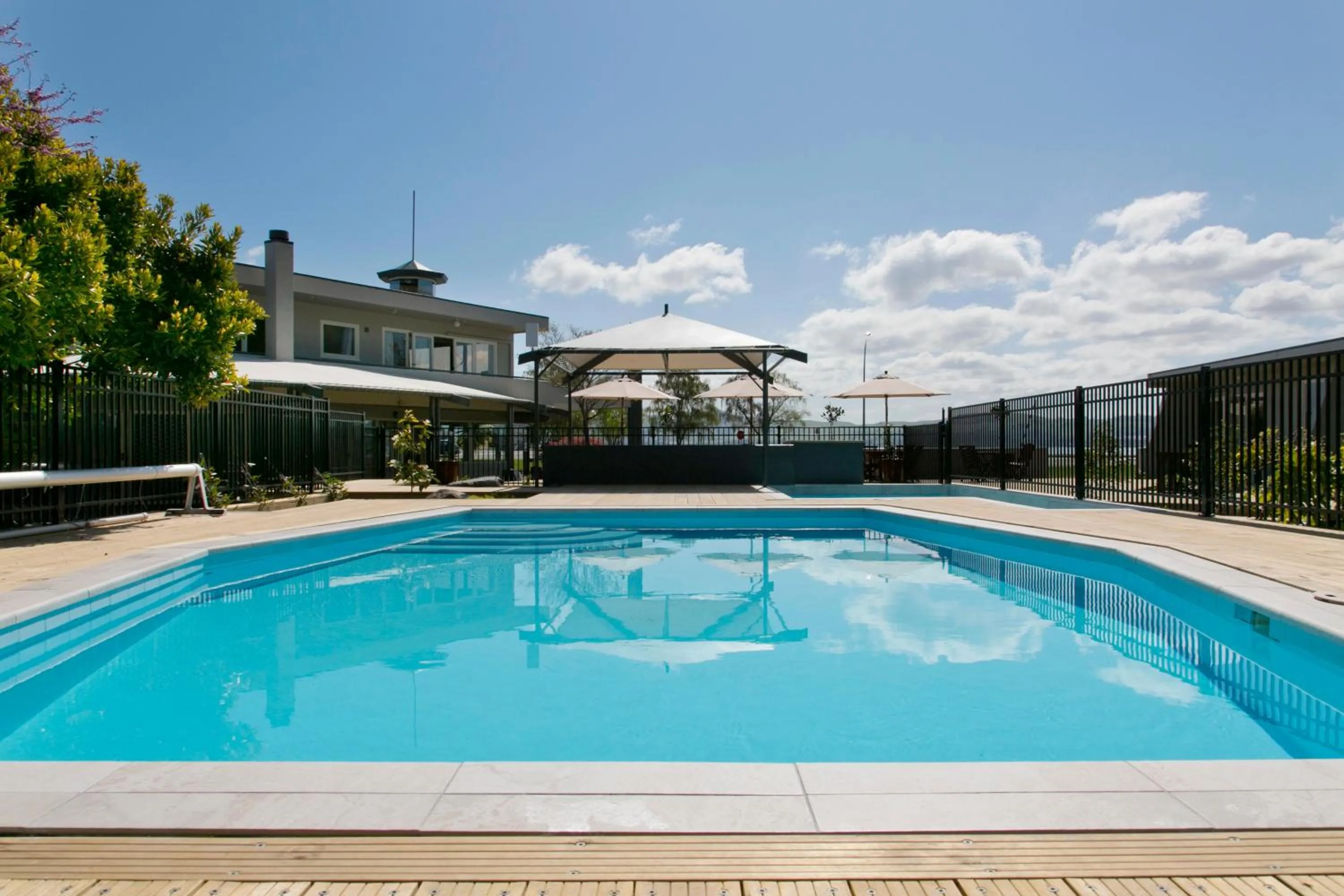 Swimming pool in Anchorage Resort Taupo NZ