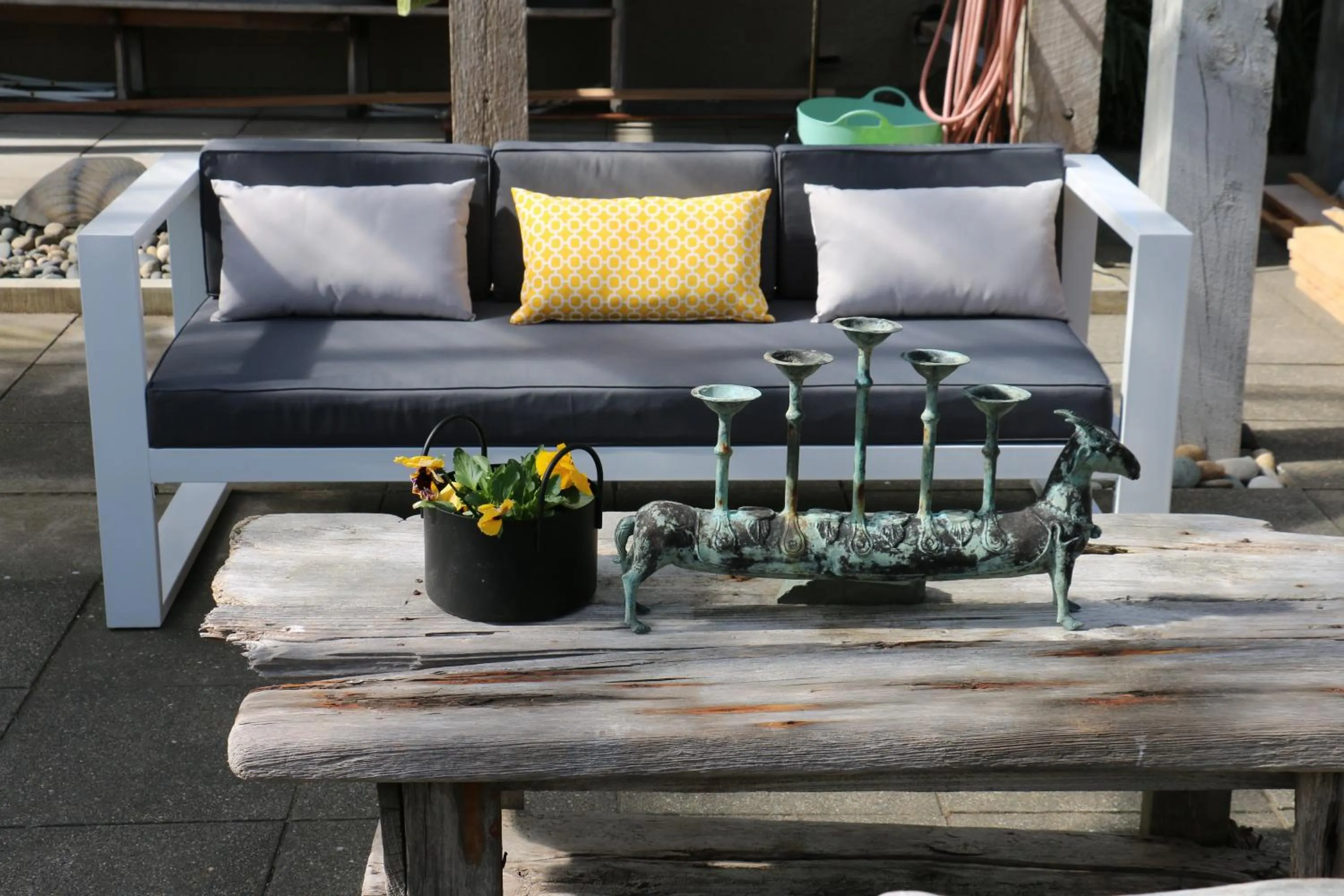 Property building in La Riviera Guesthouse