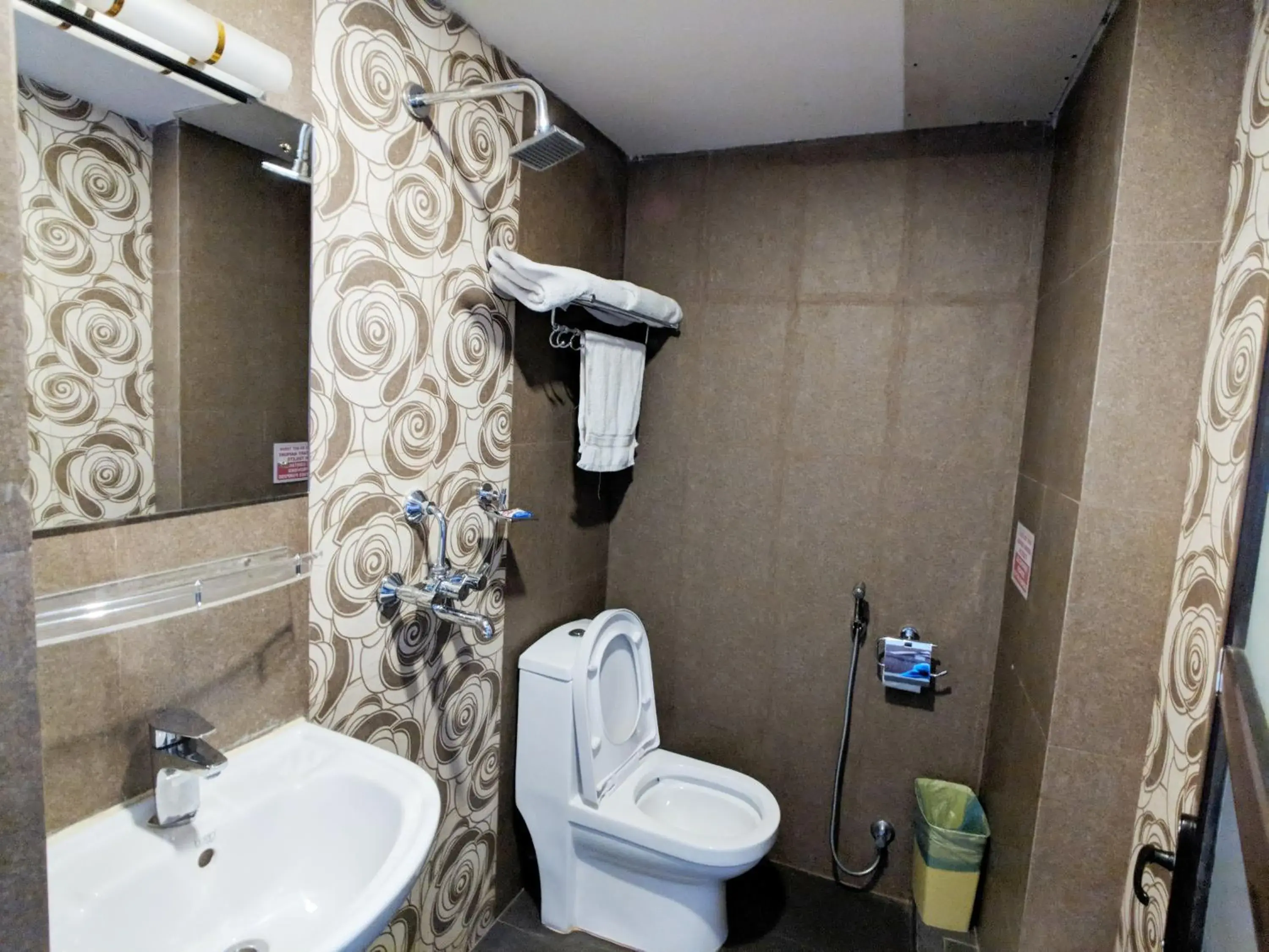 Budget Double or Twin Room in Hotel Forest Lake Backpackers' Hostel Budget Double or Twin Room in Hotel Forest Lake Backpackers' Hostel