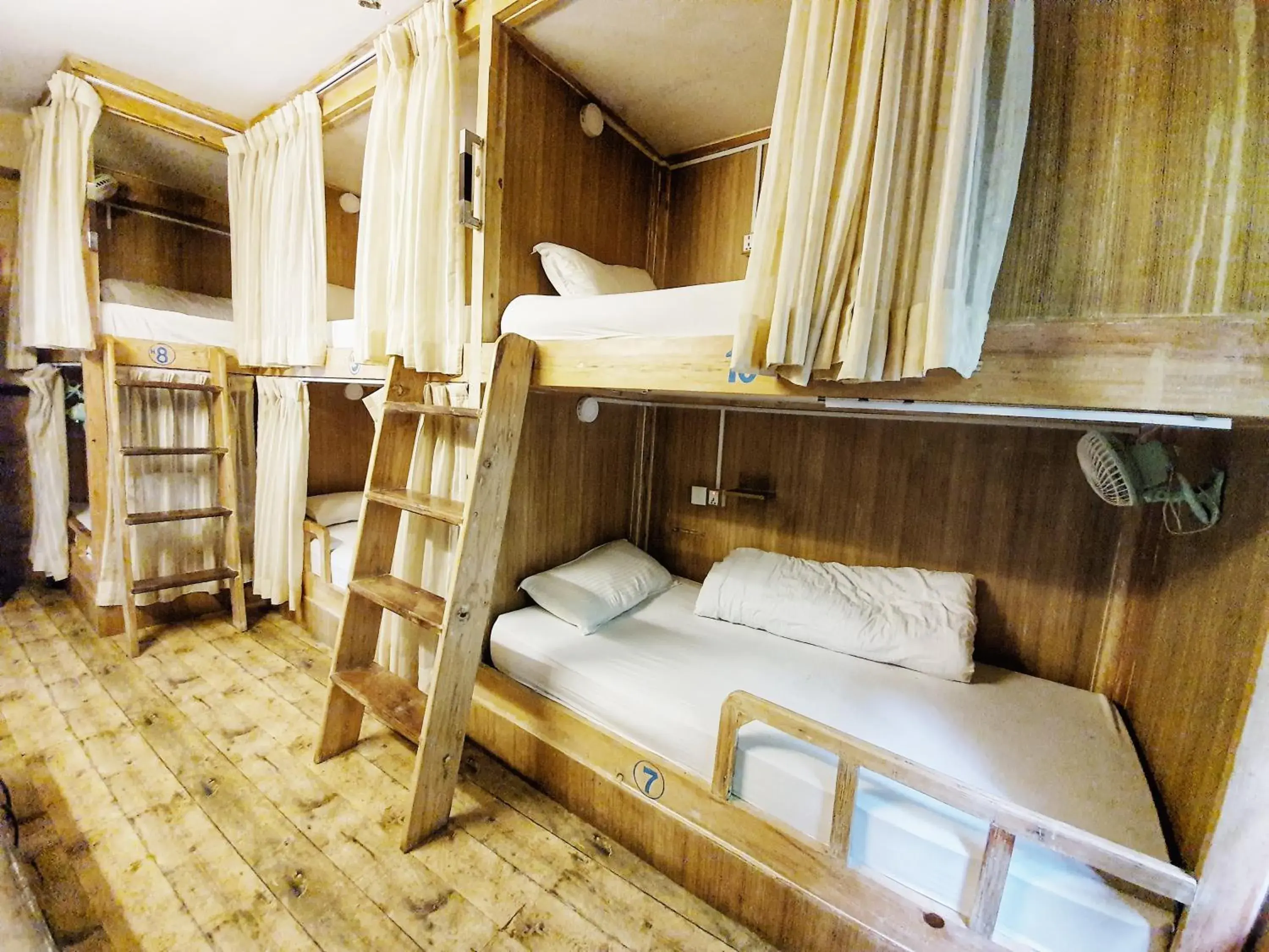 bunk bed, Bed in Hotel Forest Lake Backpackers' Hostel bunk bed, Bed in Hotel Forest Lake Backpackers' Hostel