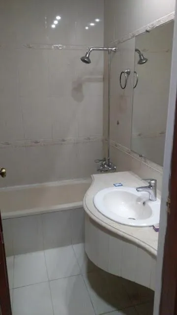 Shower in Executive Galaxy Guest House Islamabad