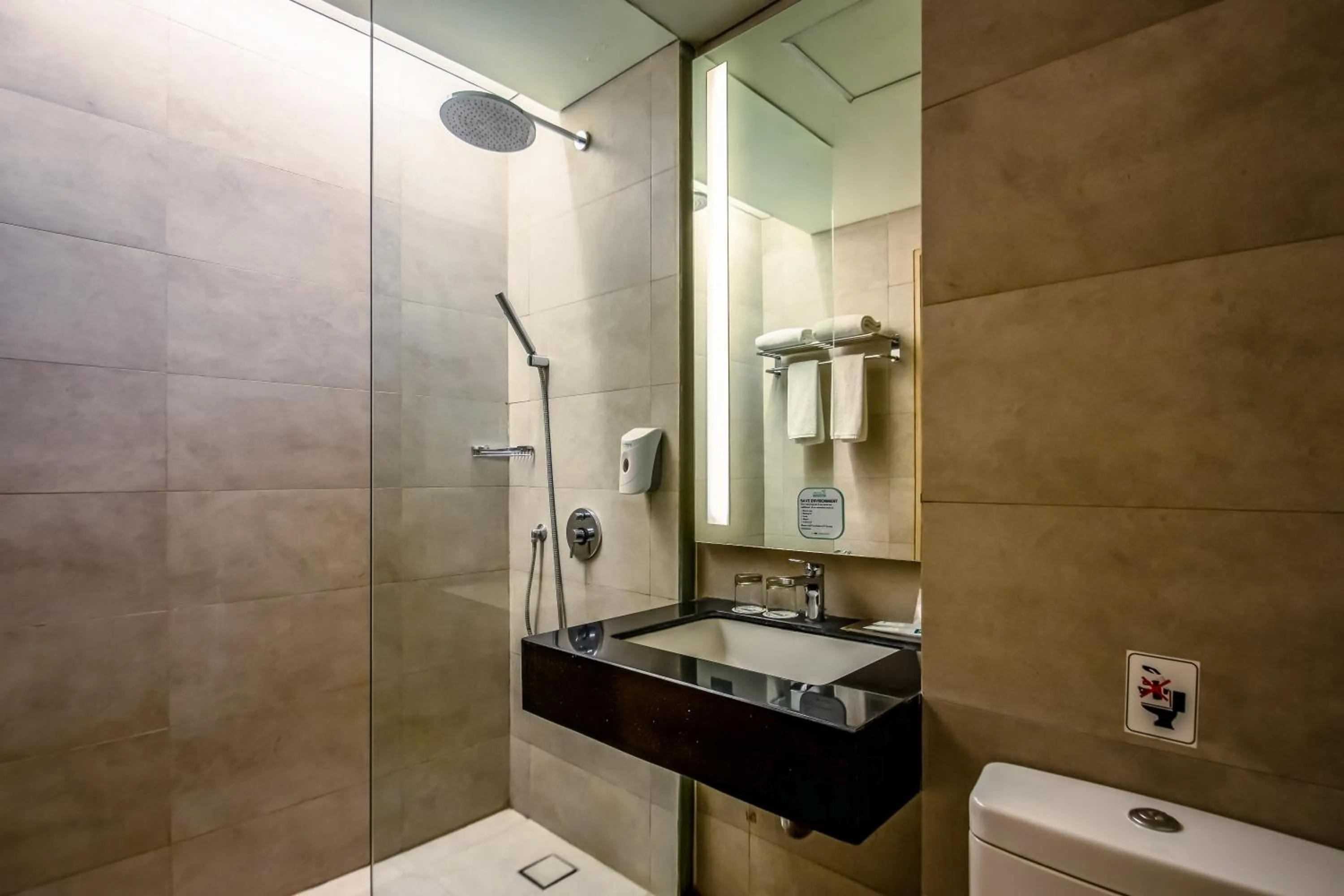 Bathroom in Hotel AYOLA Lippo Cikarang