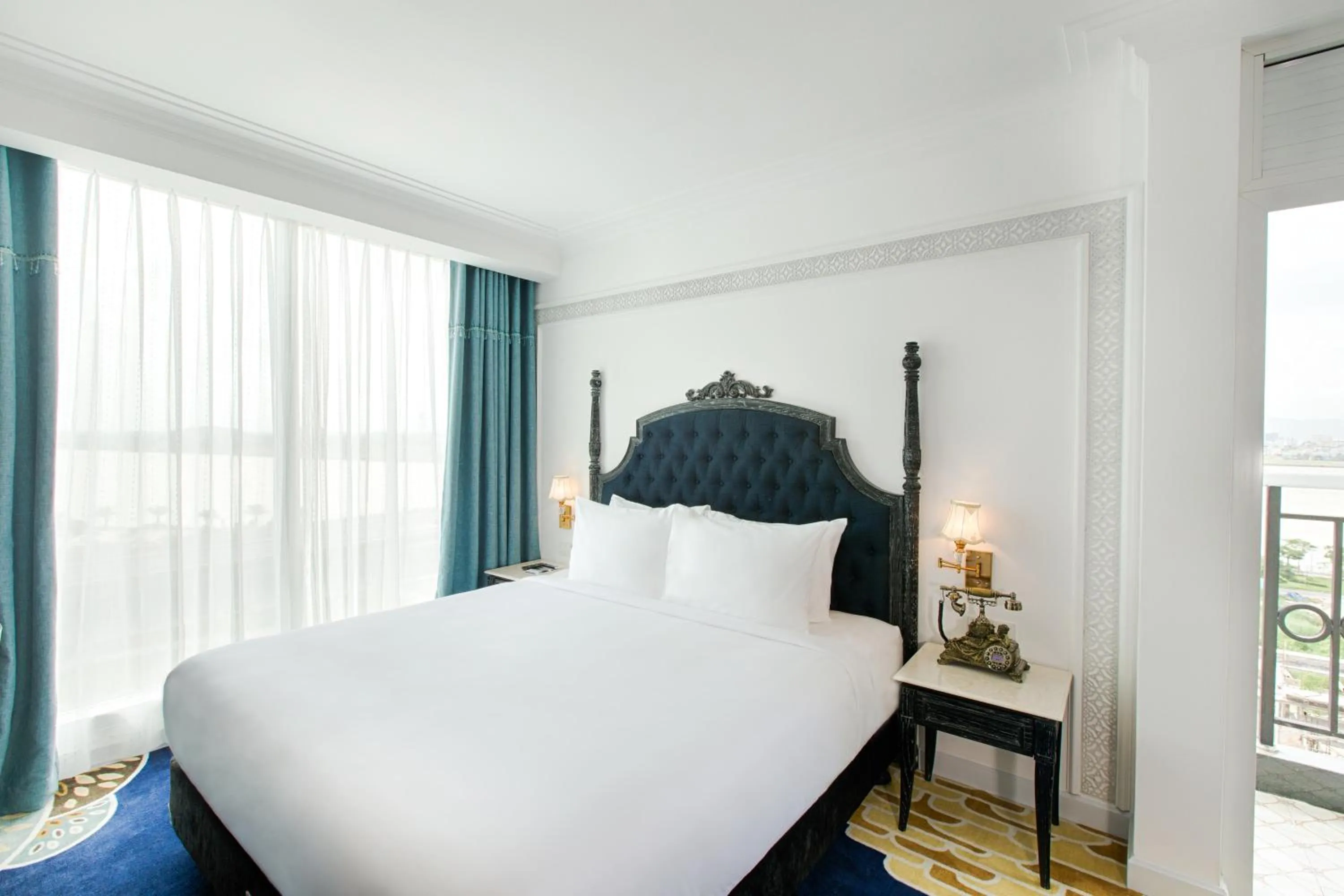 Bed in Fivitel Da Nang