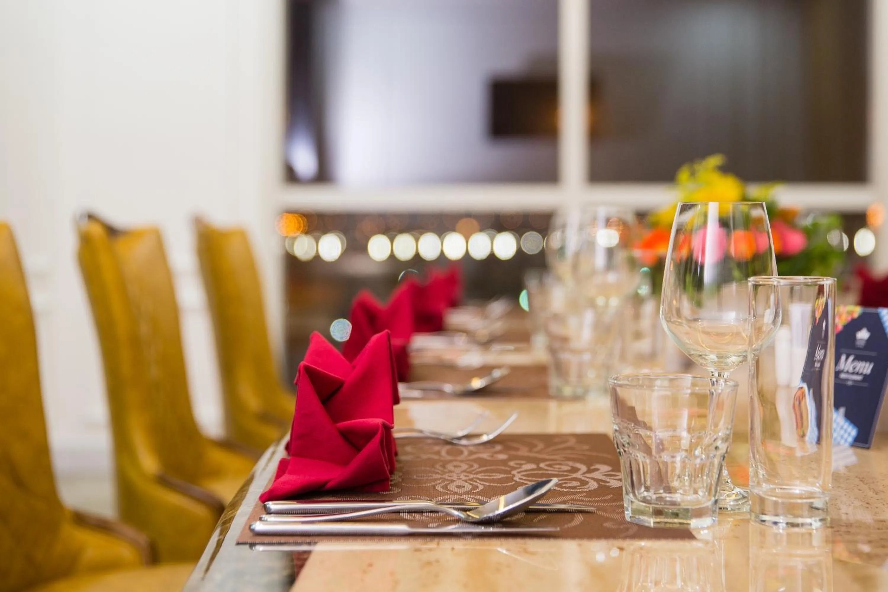 Restaurant/places to eat in Fivitel Da Nang