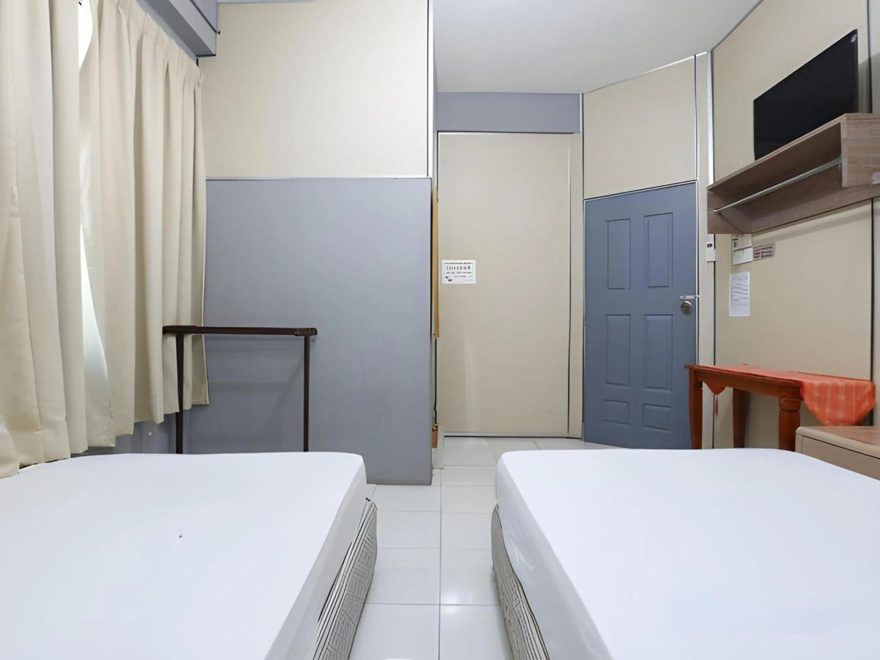 Photo of the whole room in SPOT ON 89796 D'noor Budget Inn