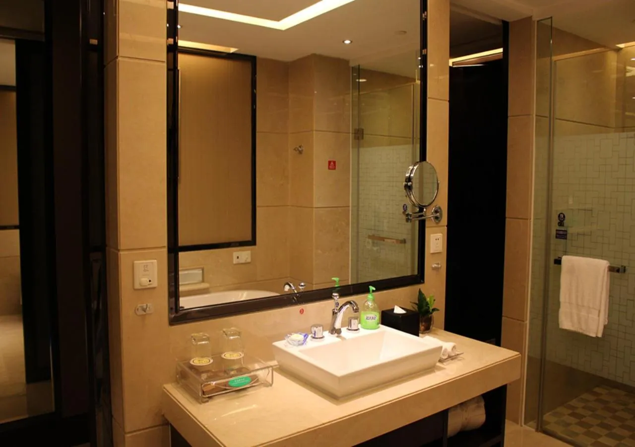 Shower in Panyu Hotel
