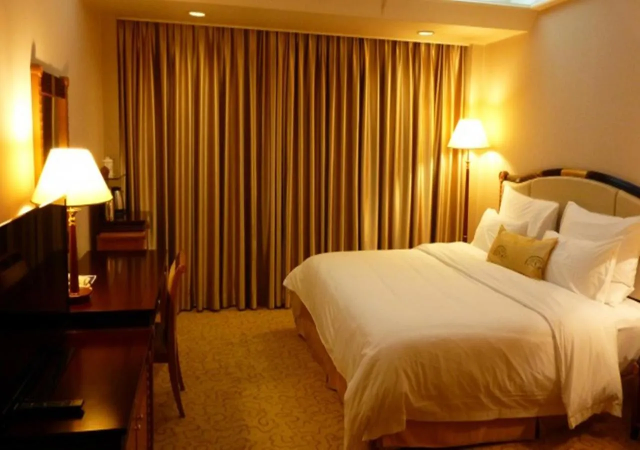 Bedroom, Bed in Panyu Hotel