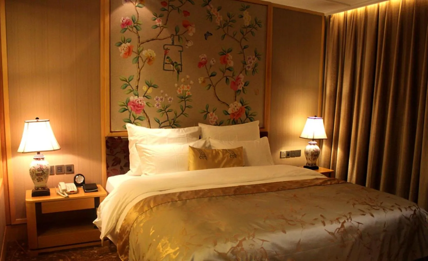 Bedroom, Bed in Panyu Hotel