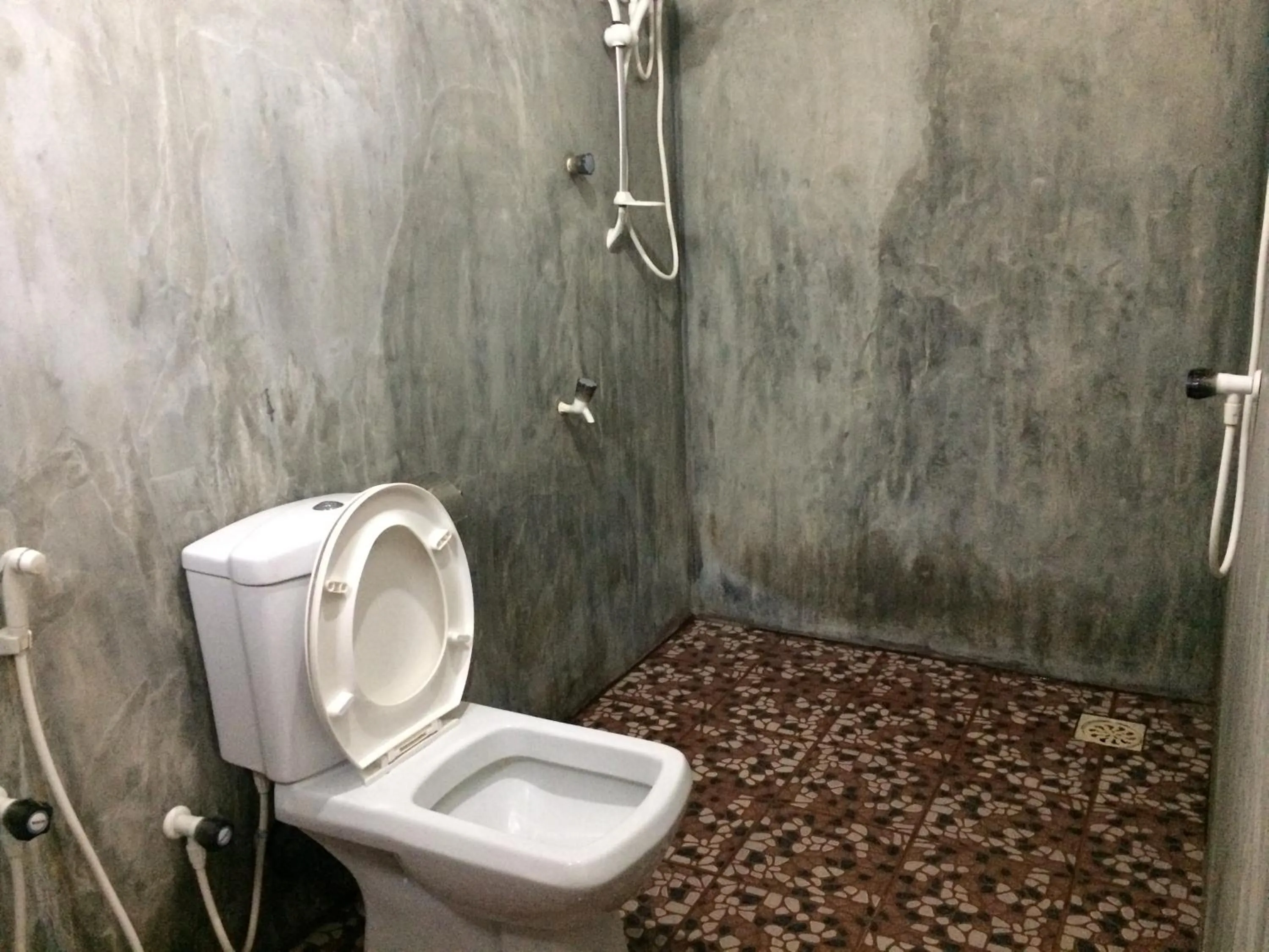 Bathroom in Nice Place Beach Hotel