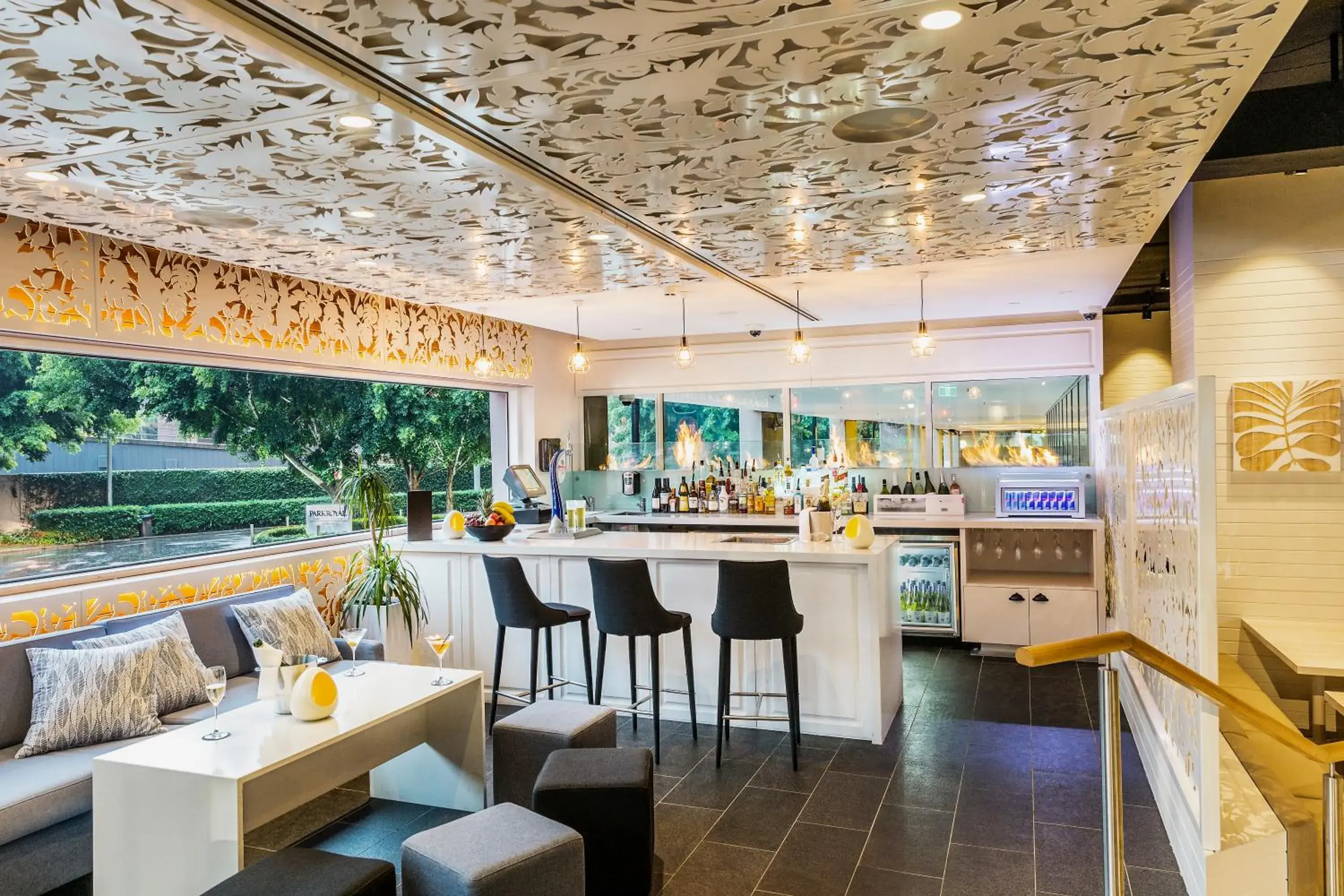 Lounge or bar in PARKROYAL Darling Harbour, Sydney Lounge or bar in PARKROYAL Darling Harbour, Sydney