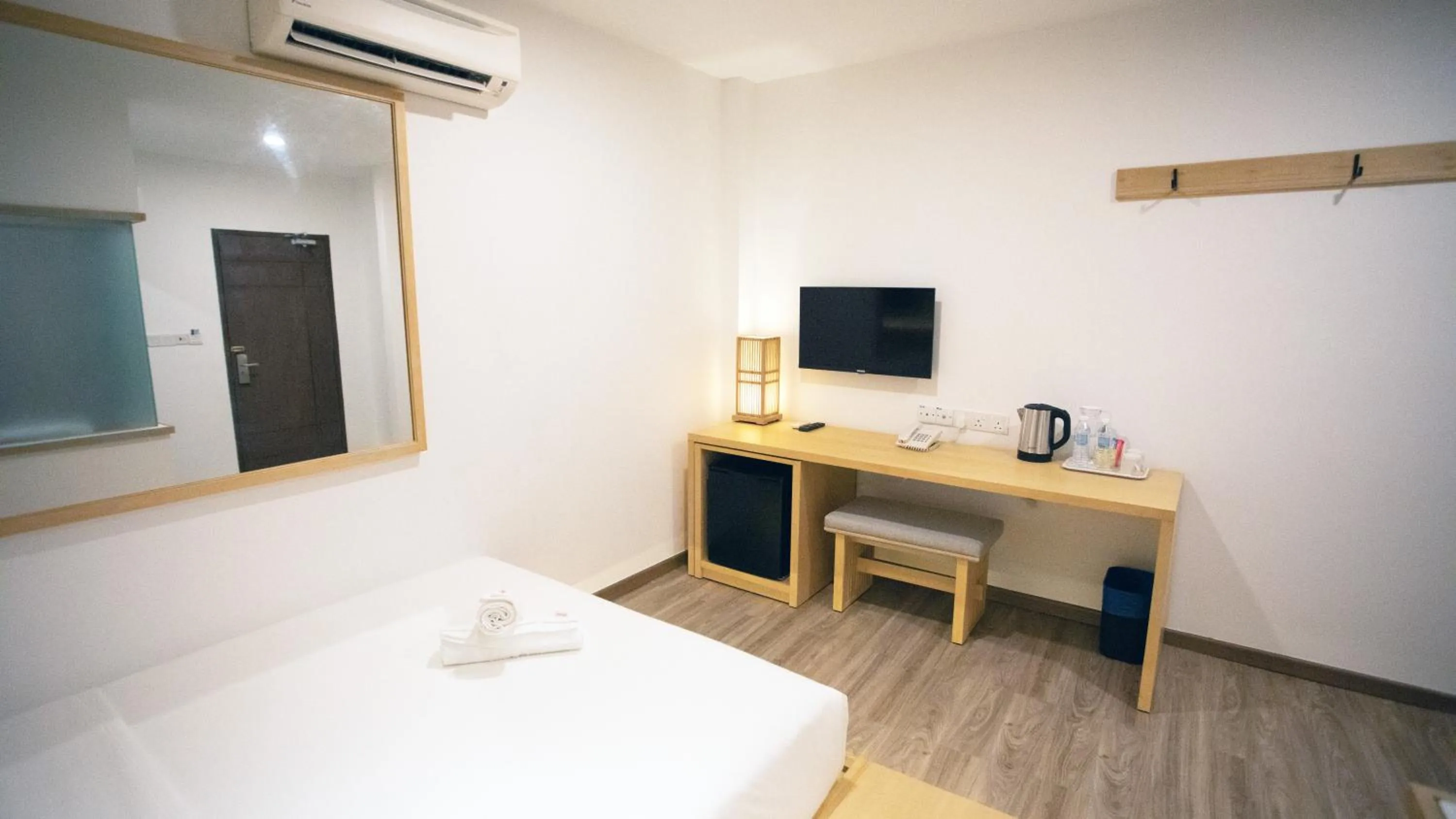 Coffee/tea facilities, Bed in Vivids Hotel