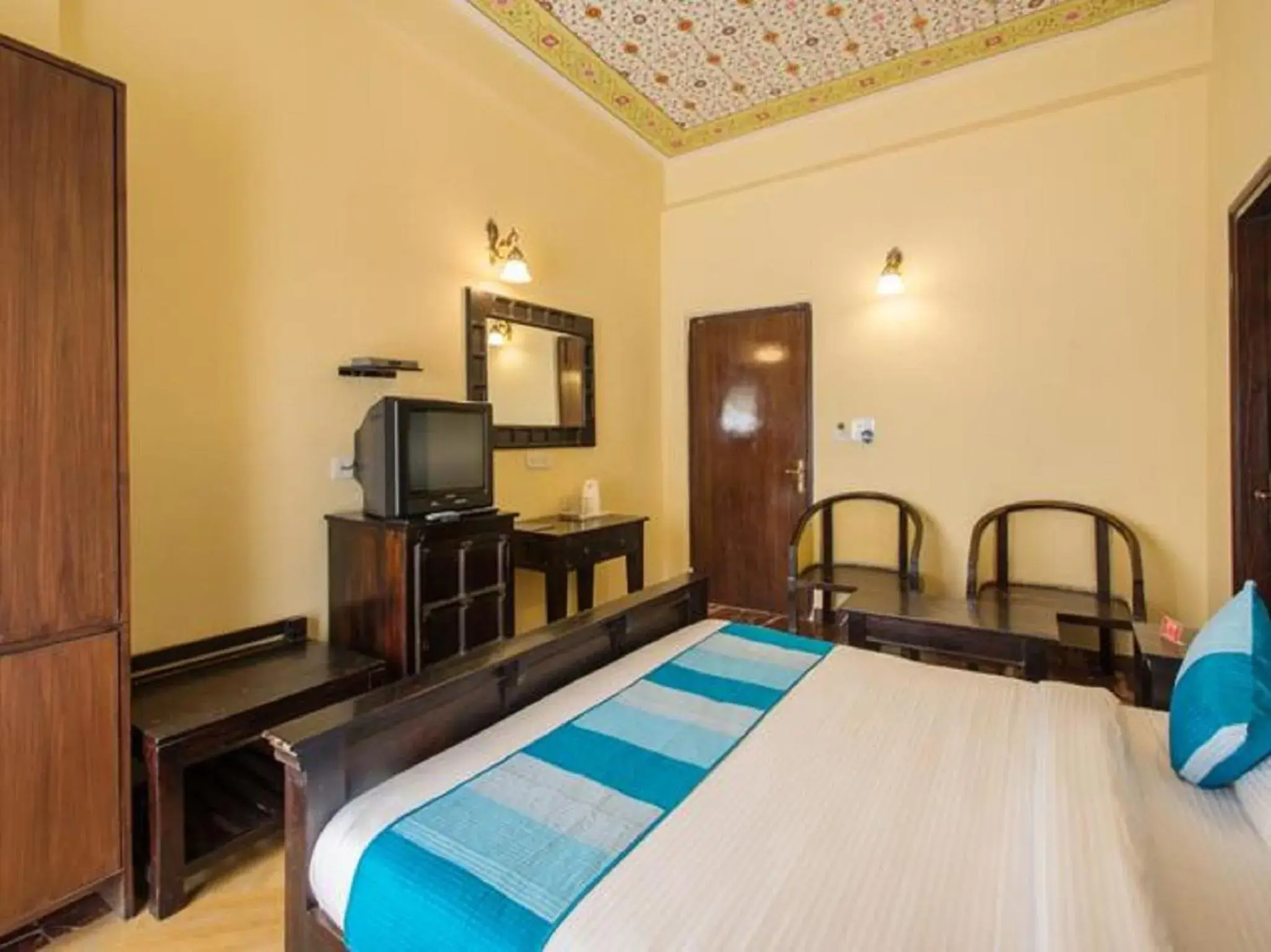 Photo of the whole room, Bed in Hotel Amer View Photo of the whole room, Bed in Hotel Amer View