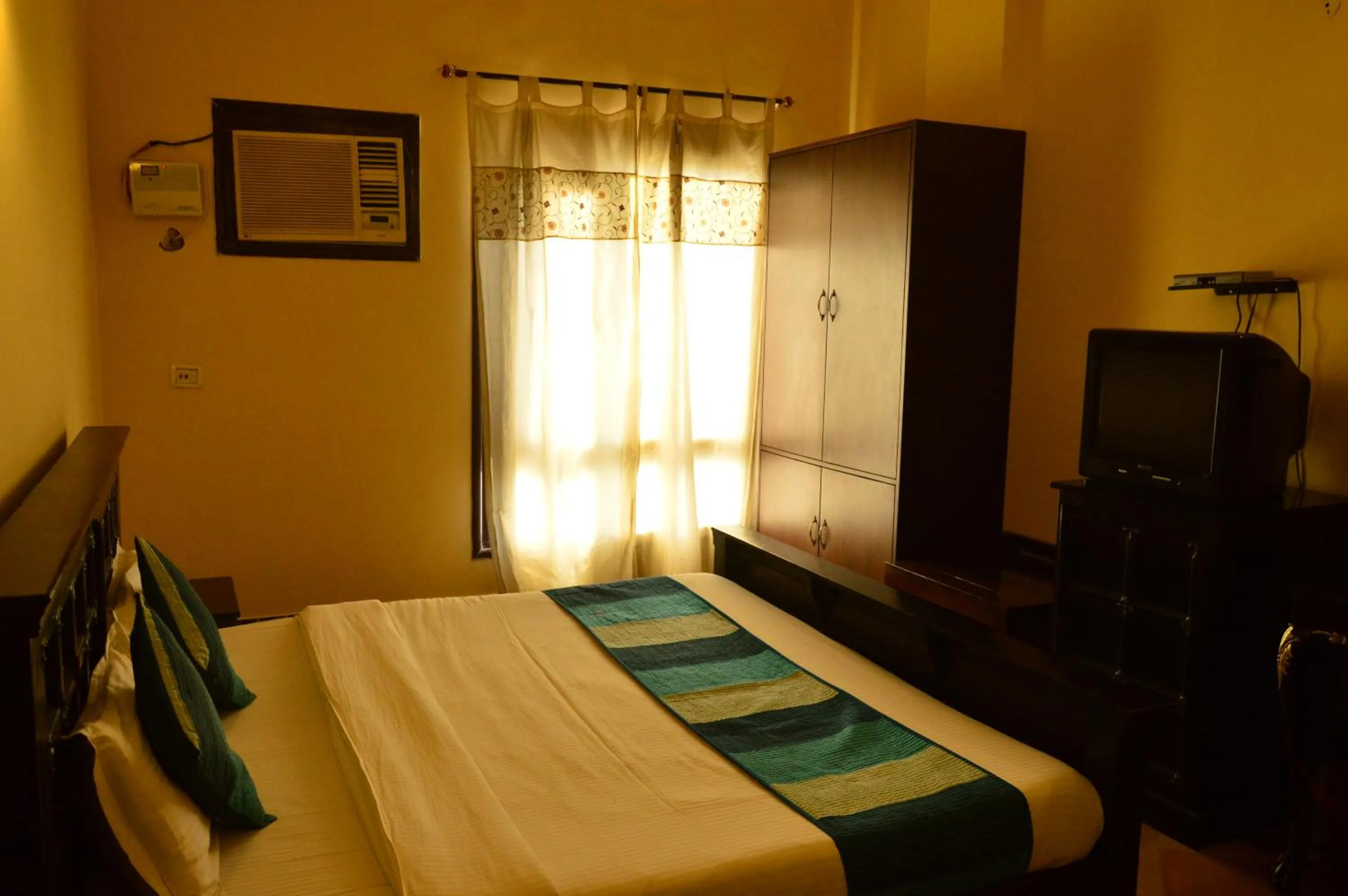 Bedroom, Bed in Hotel Amer View