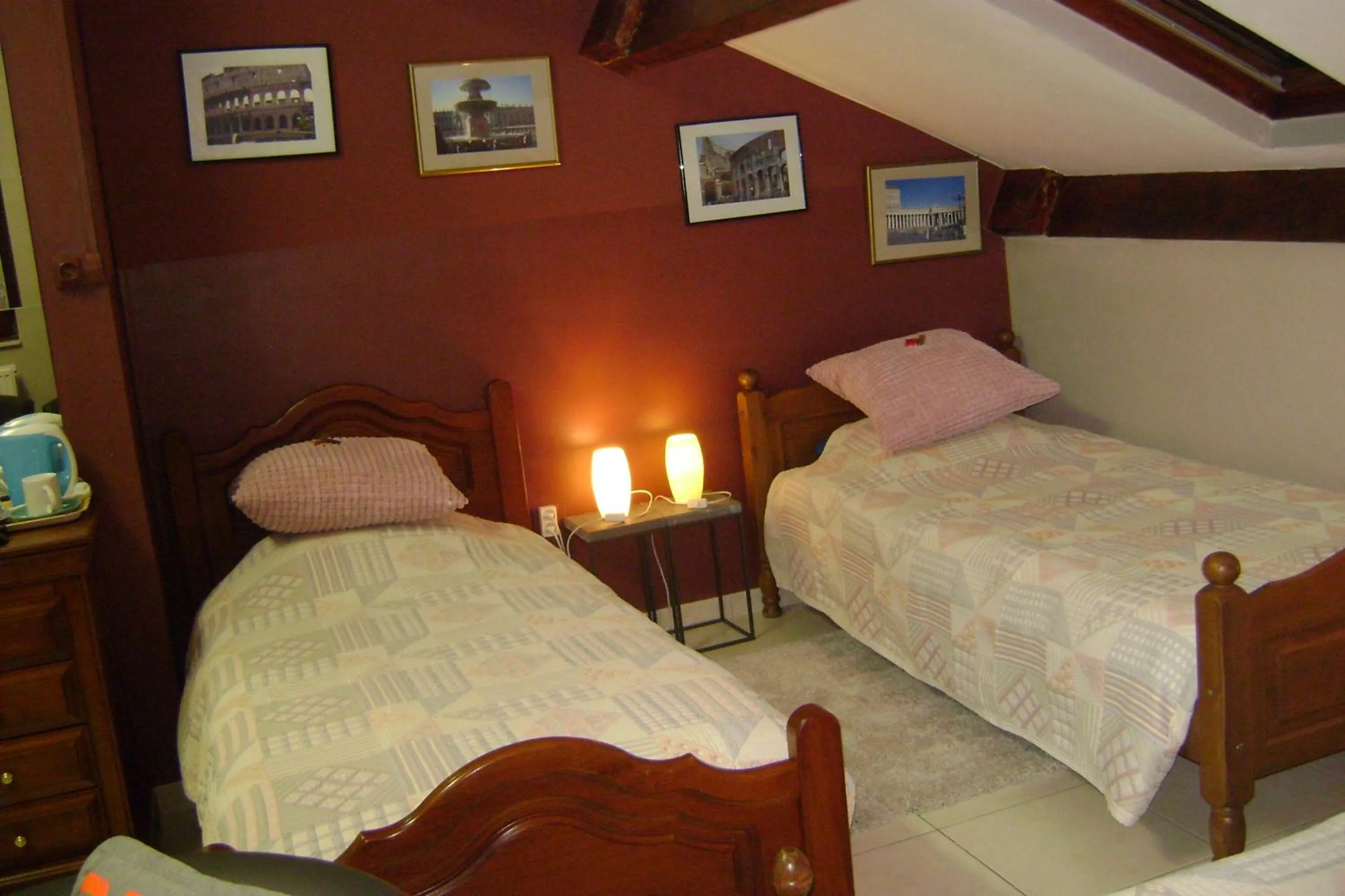 Bedroom, Bed in Le Castillon
