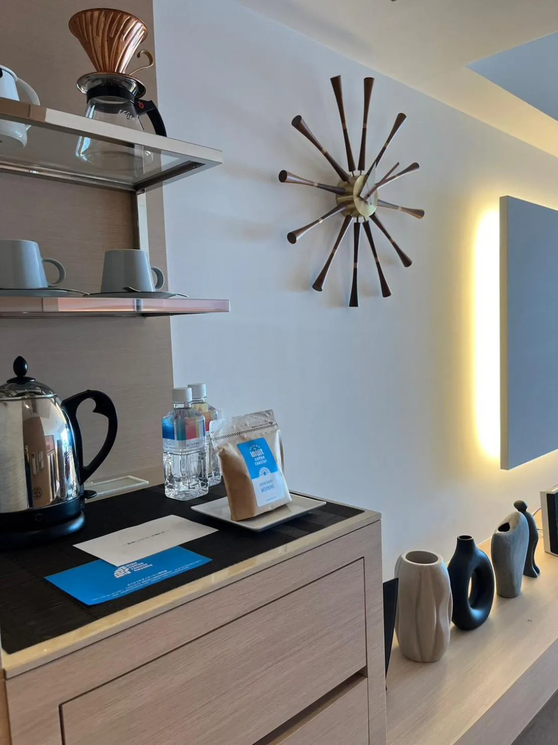 Coffee/tea facilities in Scapes The Suite