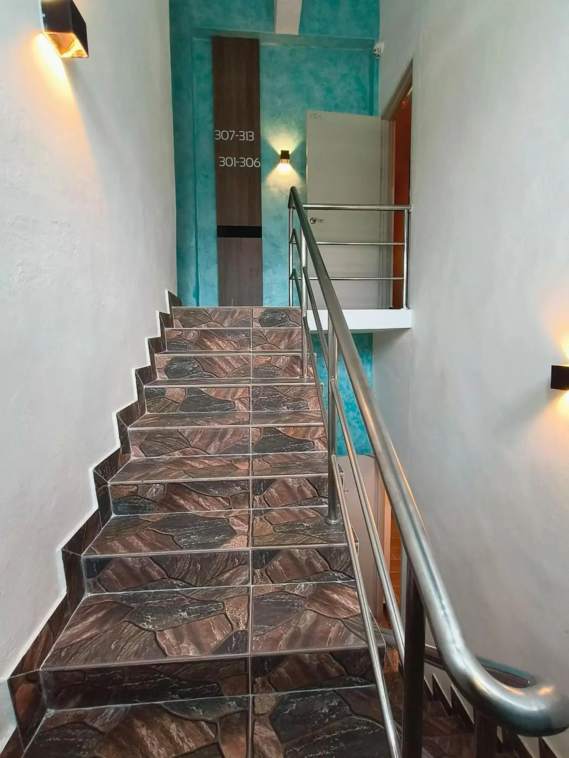 Property building in Red's Hotel Property building in Red's Hotel