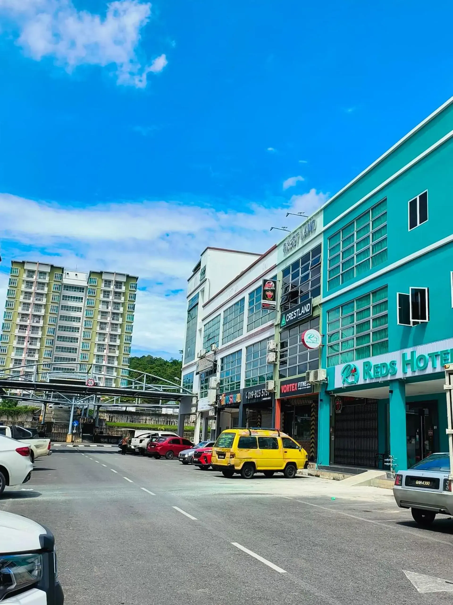 Facade/entrance in Red's Hotel Facade/entrance in Red's Hotel