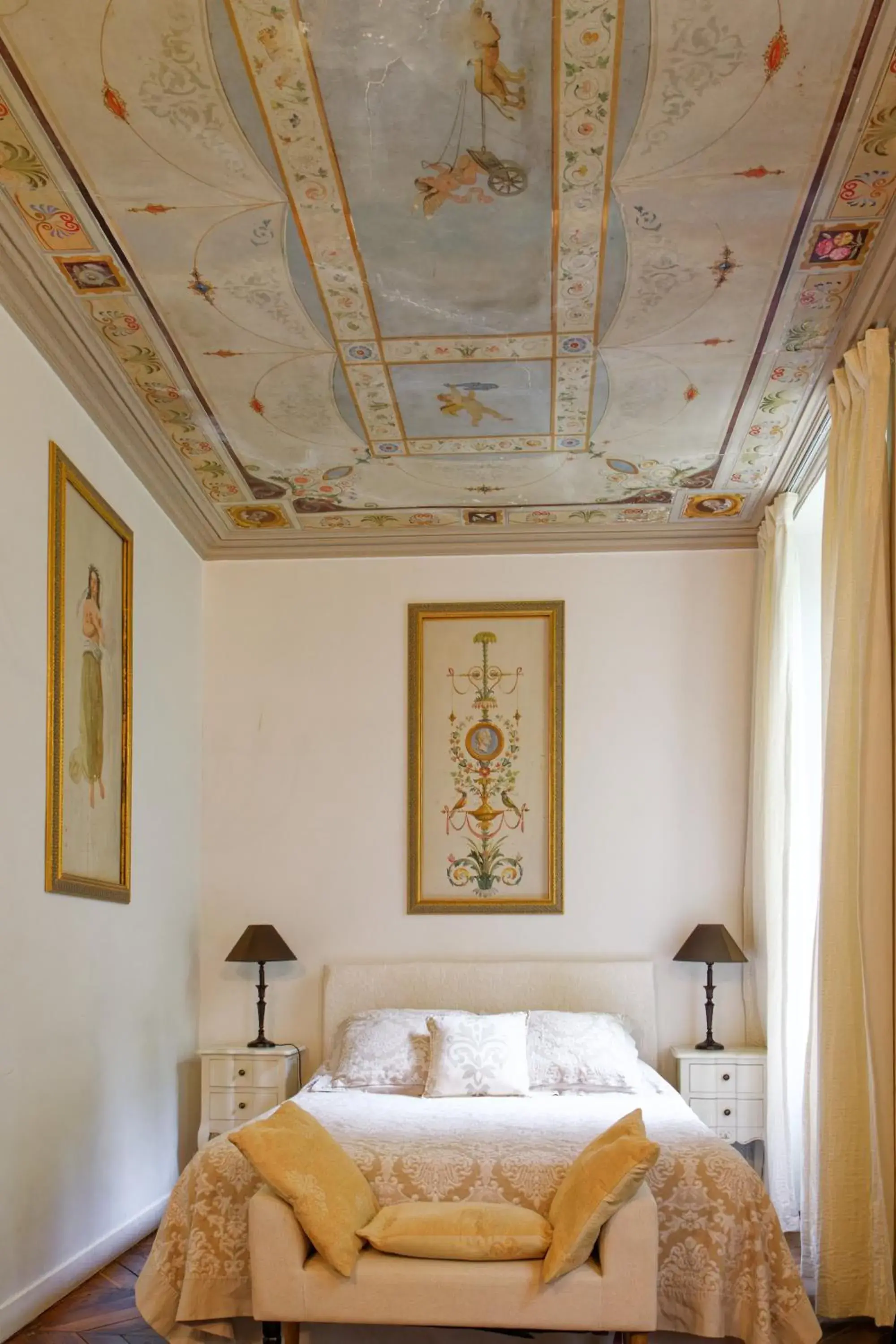 Classic Double Room in Chateau Du Four De Vaux Classic Double Room in Chateau Du Four De Vaux