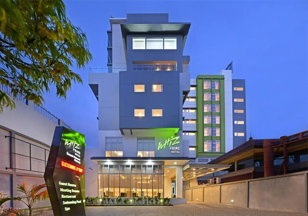 Property building in Whiz Prime Hotel Basuki Rahmat Malang Property building in Whiz Prime Hotel Basuki Rahmat Malang