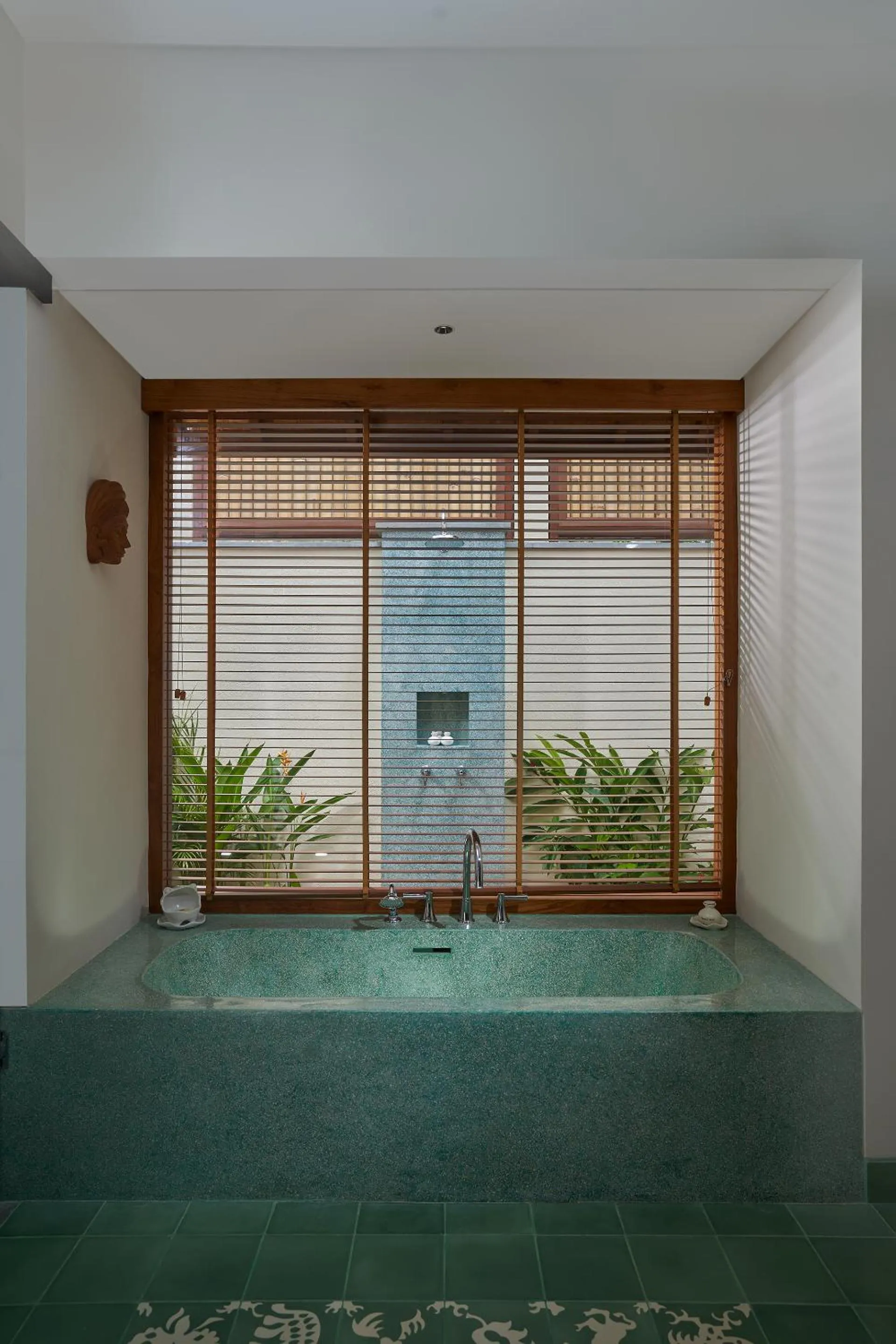 Bath in Tandjung Sari Hotel