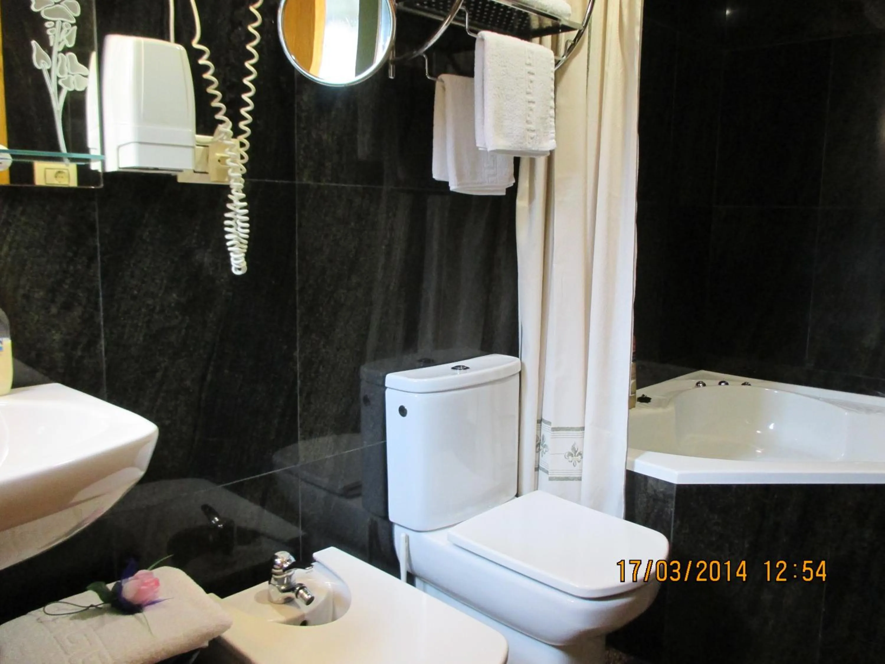 Bathroom in Hotel Playa Samil Vigo