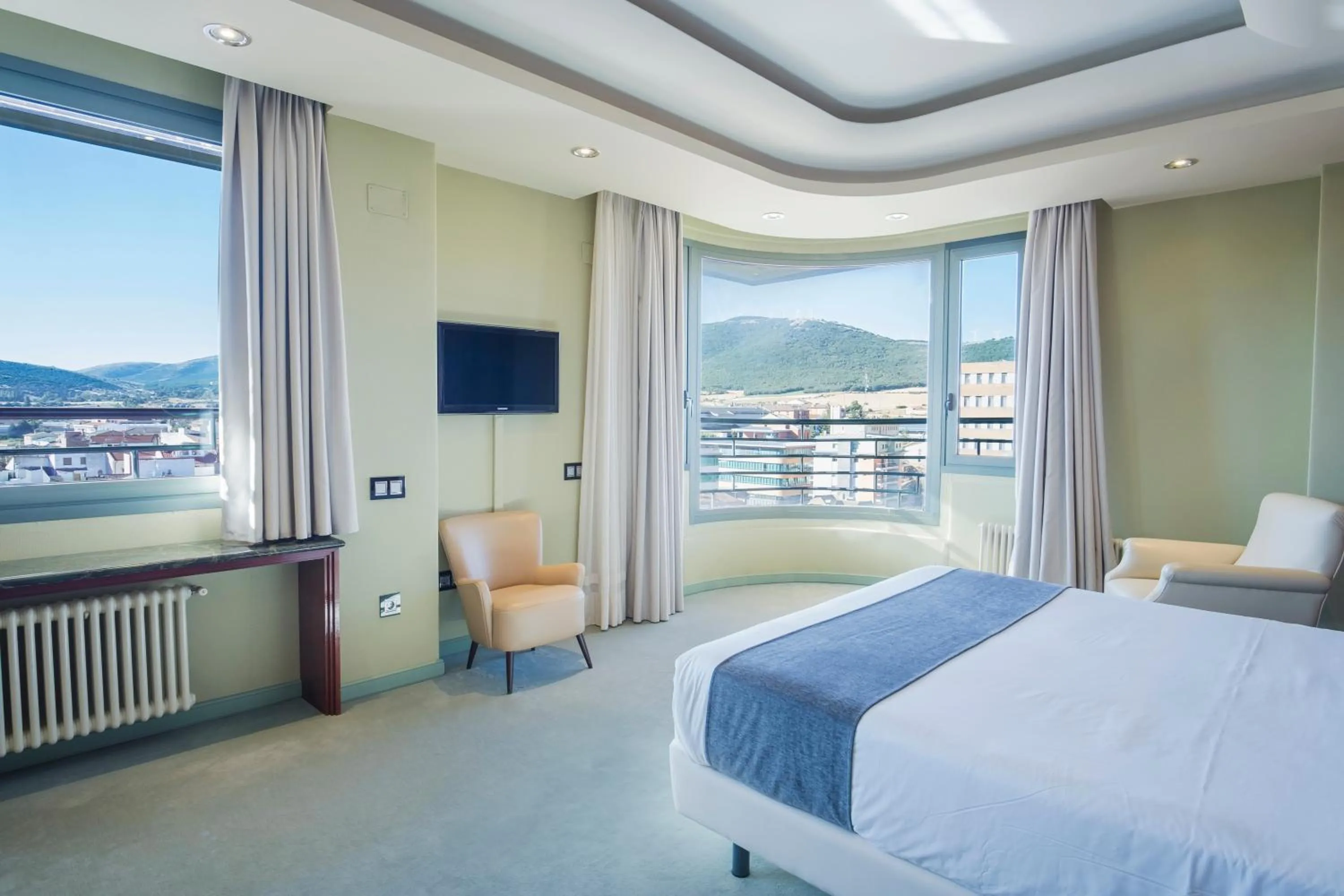 Photo of the whole room, Bed in Alda Mirador del Moncayo