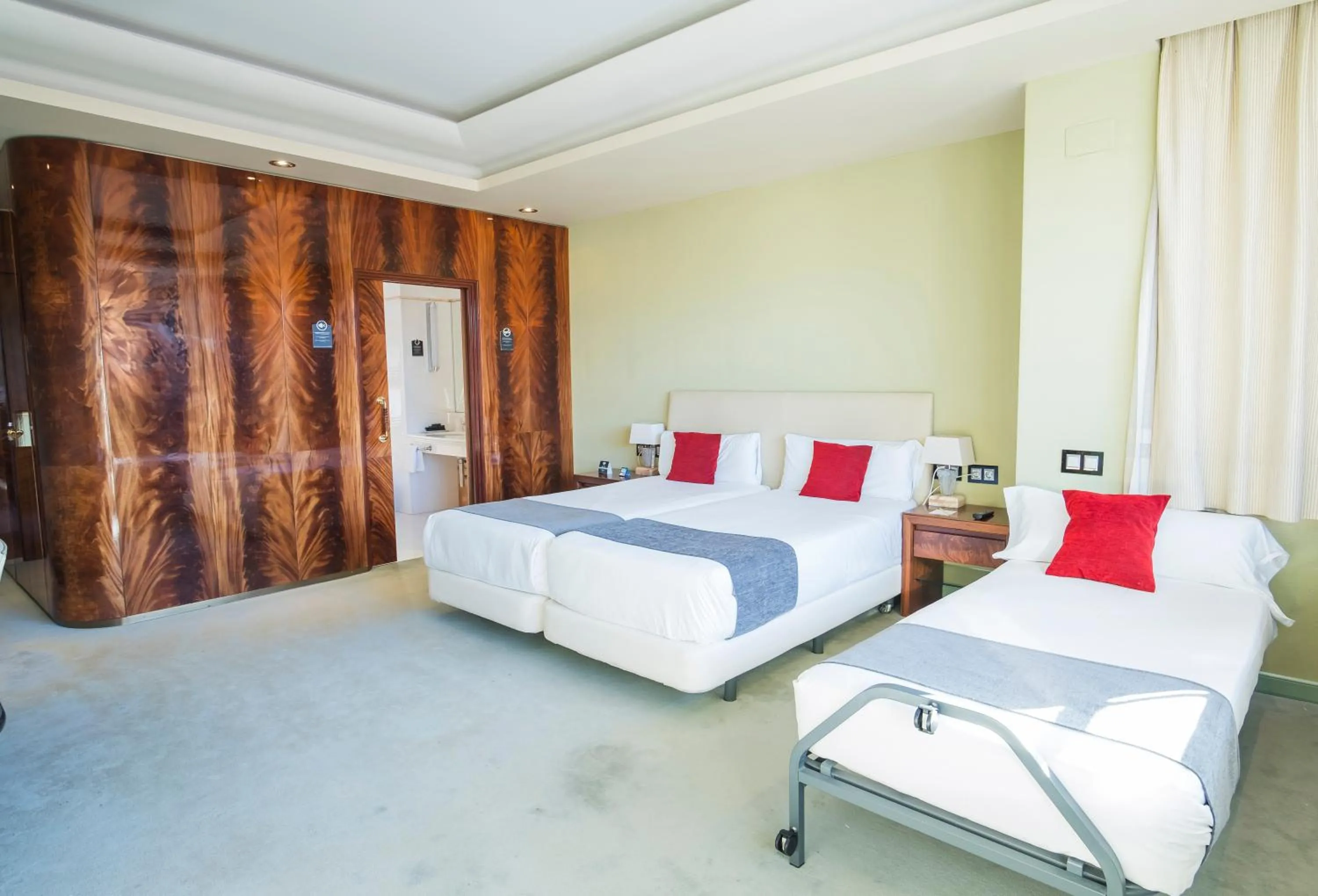 Photo of the whole room, Bed in Alda Mirador del Moncayo