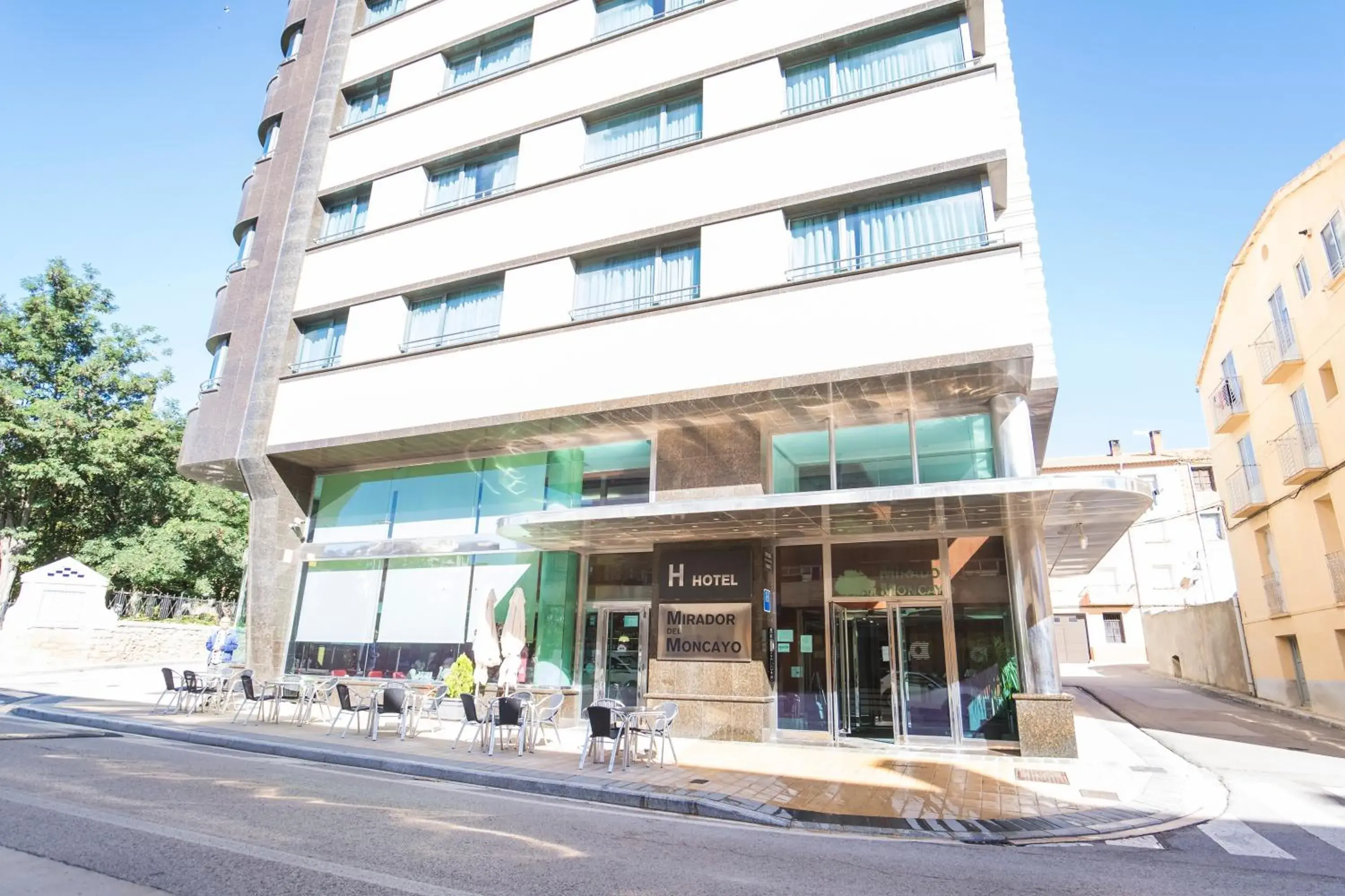 Property building in Alda Mirador del Moncayo Property building in Alda Mirador del Moncayo