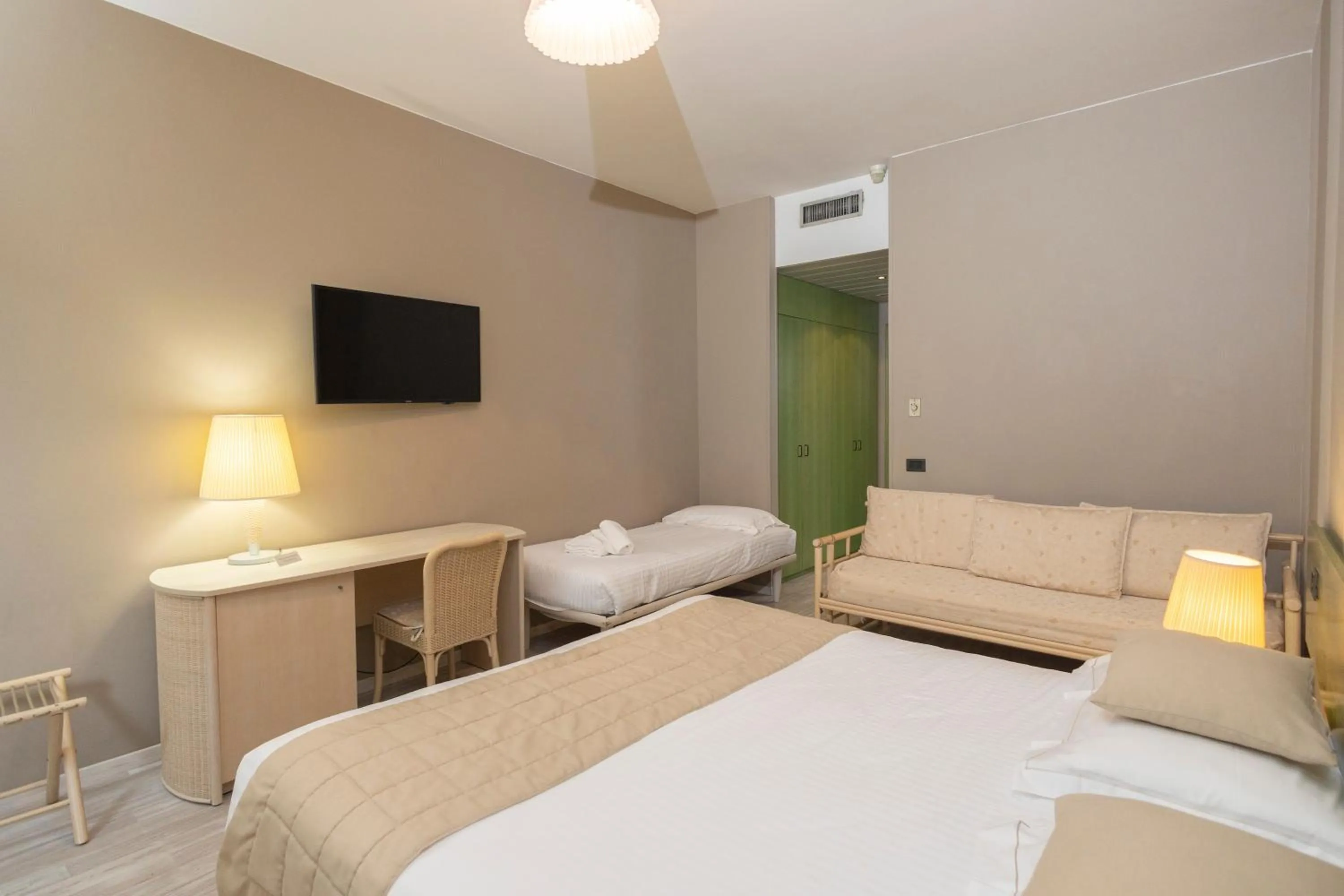 TV and multimedia, Bed in Hotel Berta