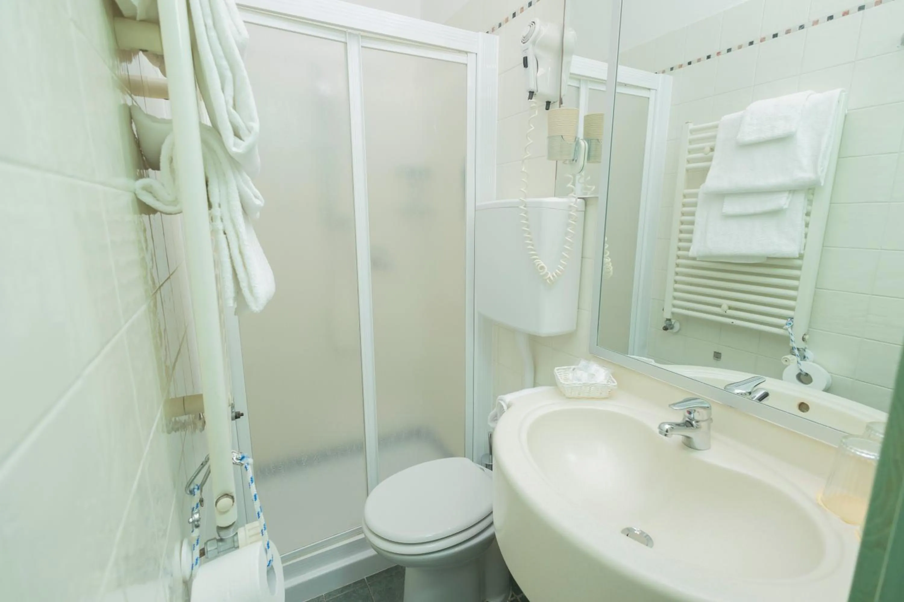 Shower in Hotel Berta