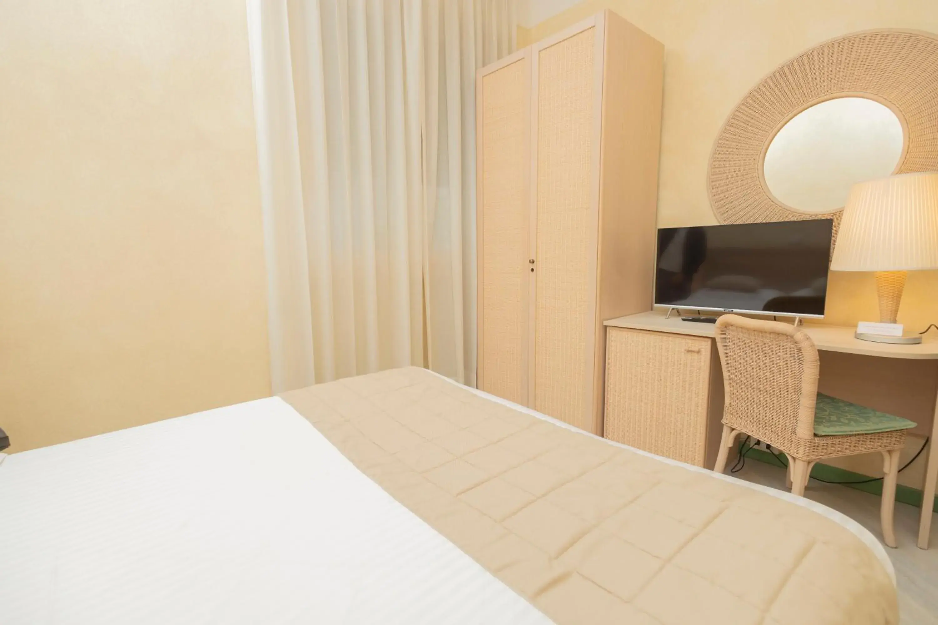 Small Double Room in Hotel Berta Small Double Room in Hotel Berta