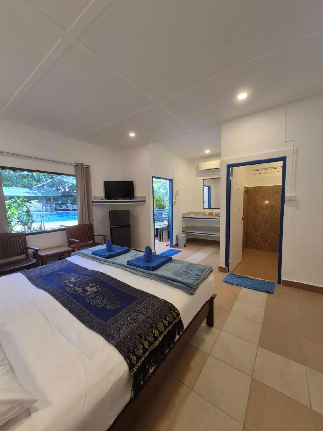Bed in Lanta Island Resort