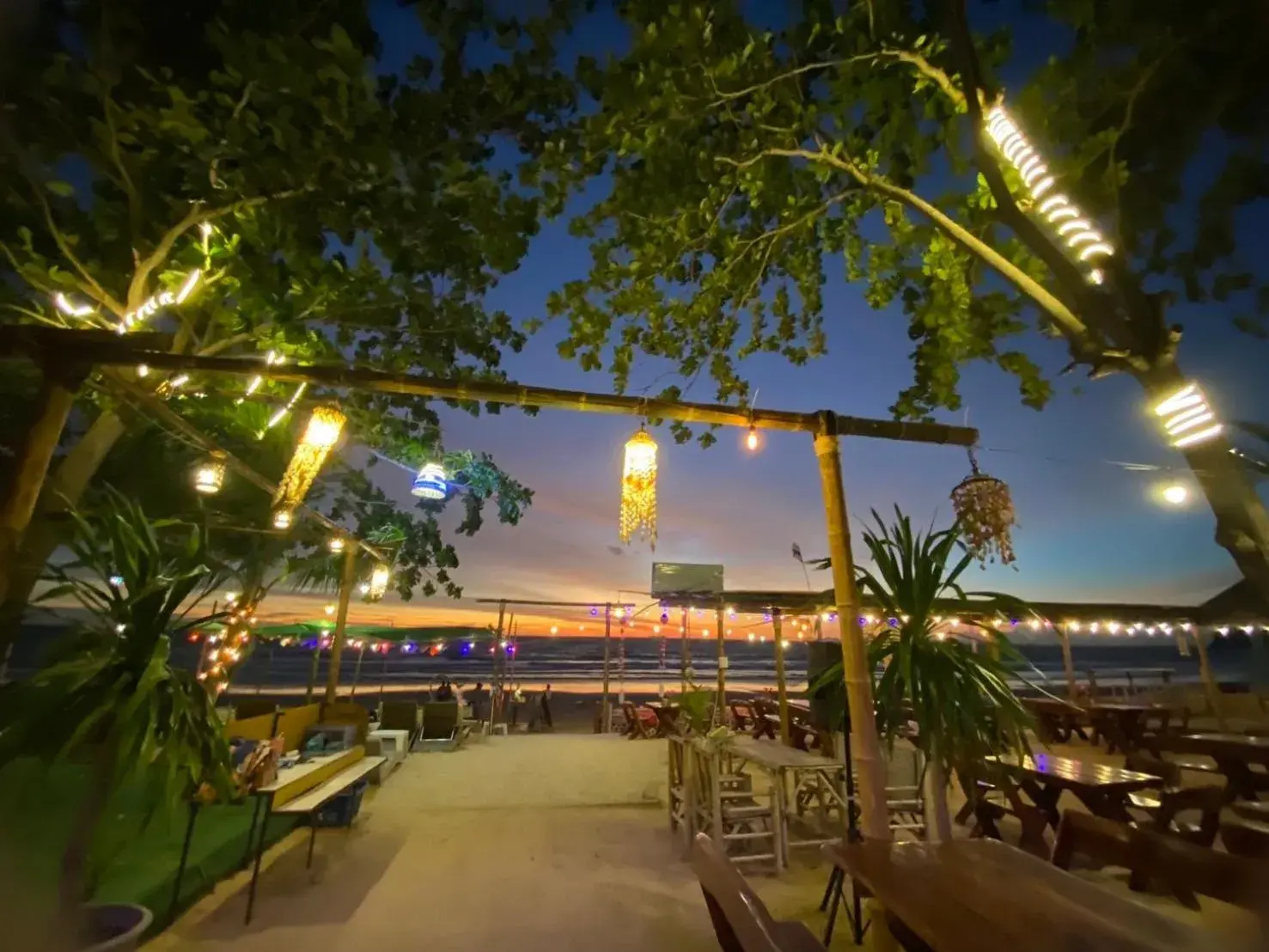 Restaurant/places to eat in Lanta Island Resort Restaurant/places to eat in Lanta Island Resort