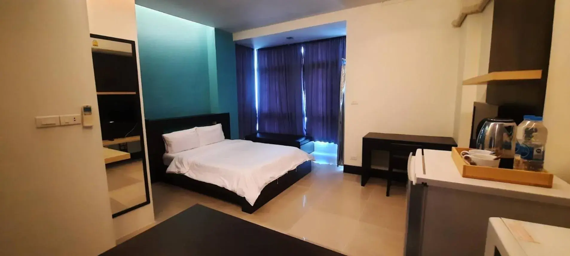 Photo of the whole room, Bed in @Home Residence Photo of the whole room, Bed in @Home Residence