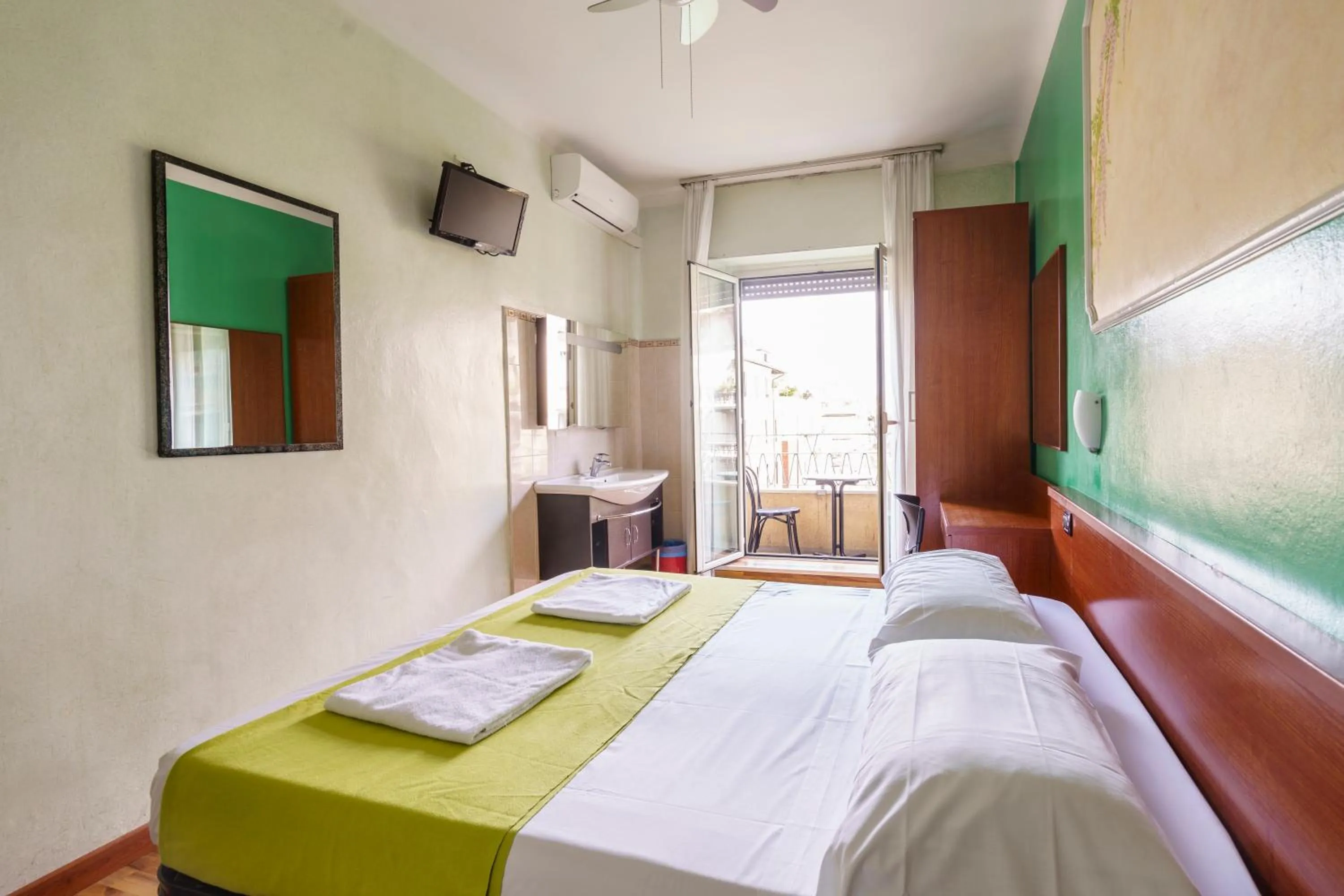 Bed in Hotel America