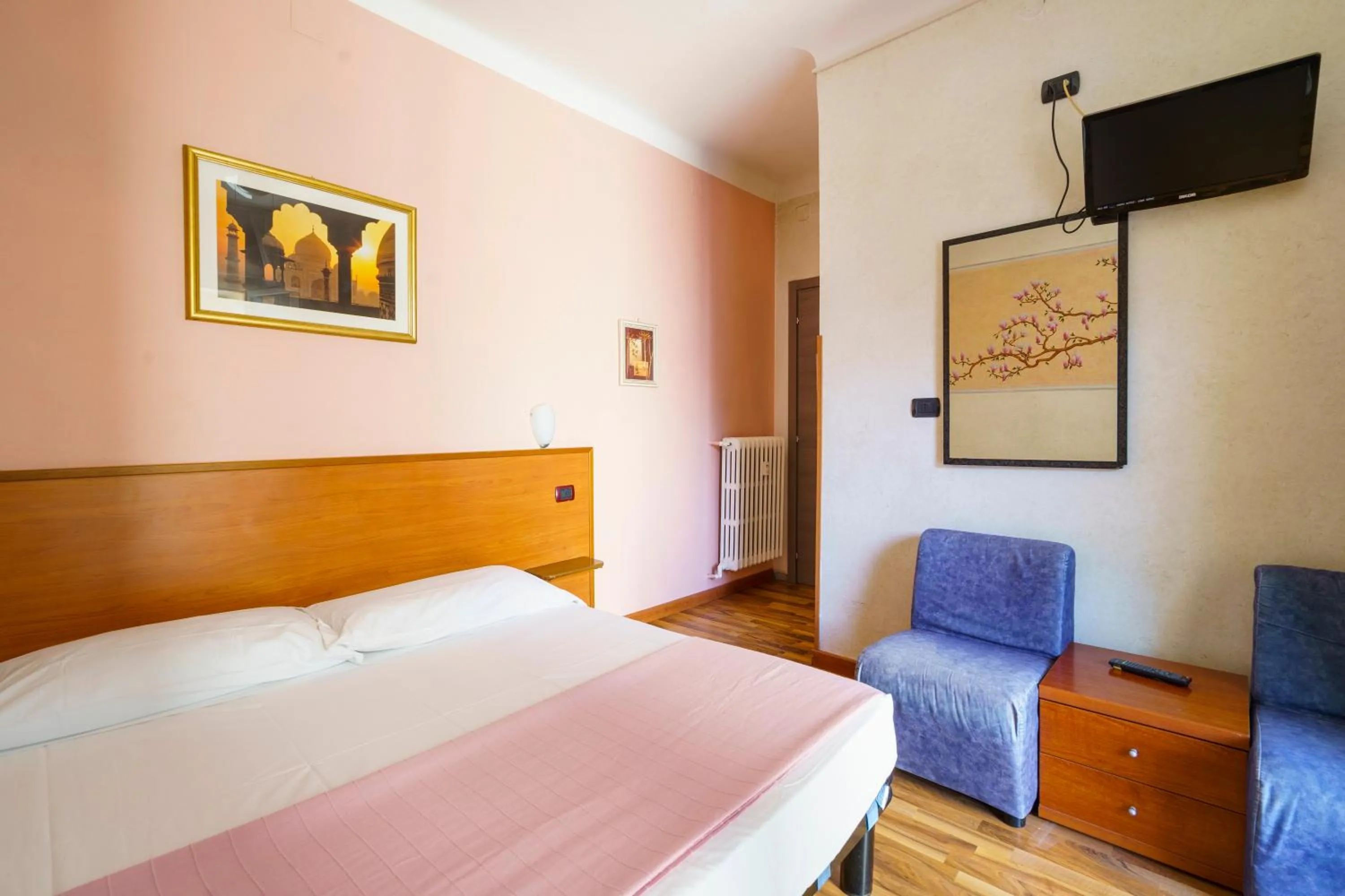 Bed in Hotel America