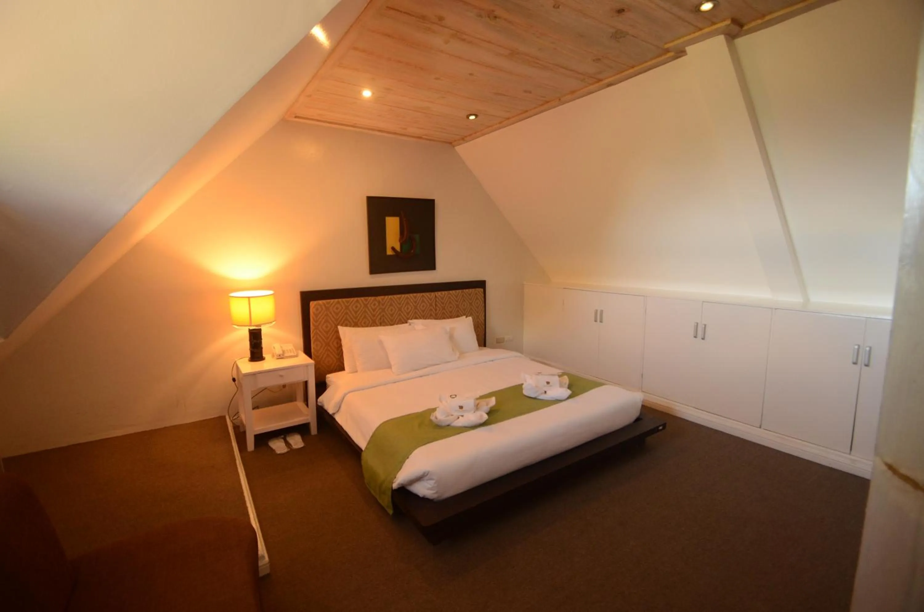 Bed in Mines View Park Hotel