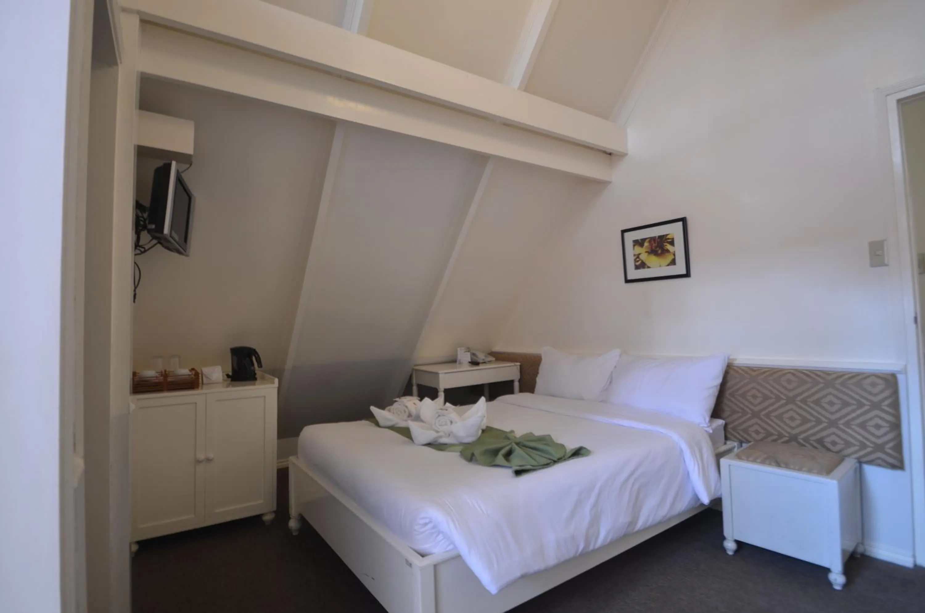 Bedroom, Bed in Mines View Park Hotel