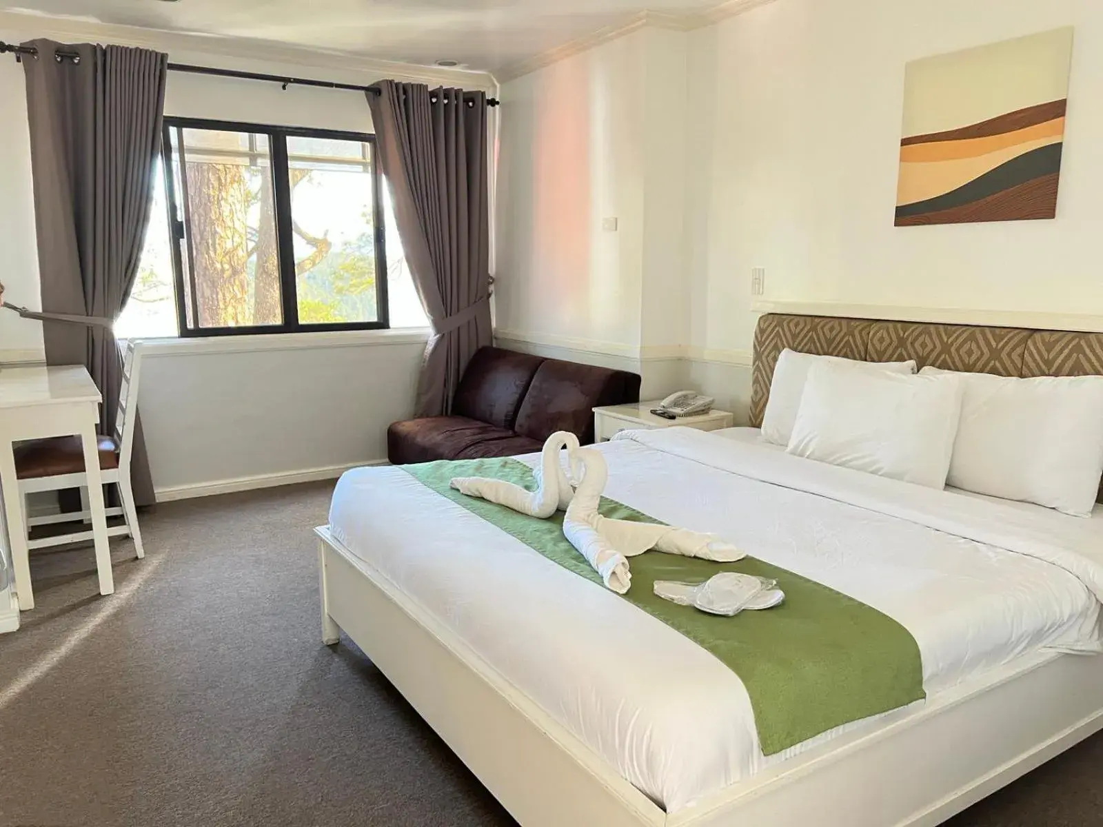 Property building, Bed in Mines View Park Hotel Property building, Bed in Mines View Park Hotel